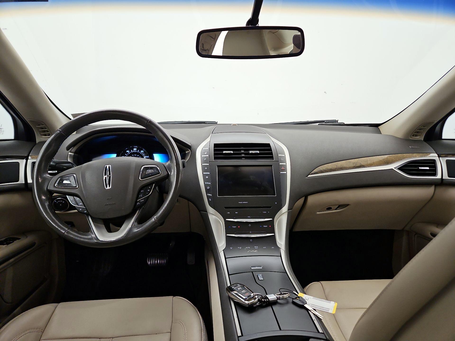 Thumbnail: 2016 Lincoln MKZ - 9
