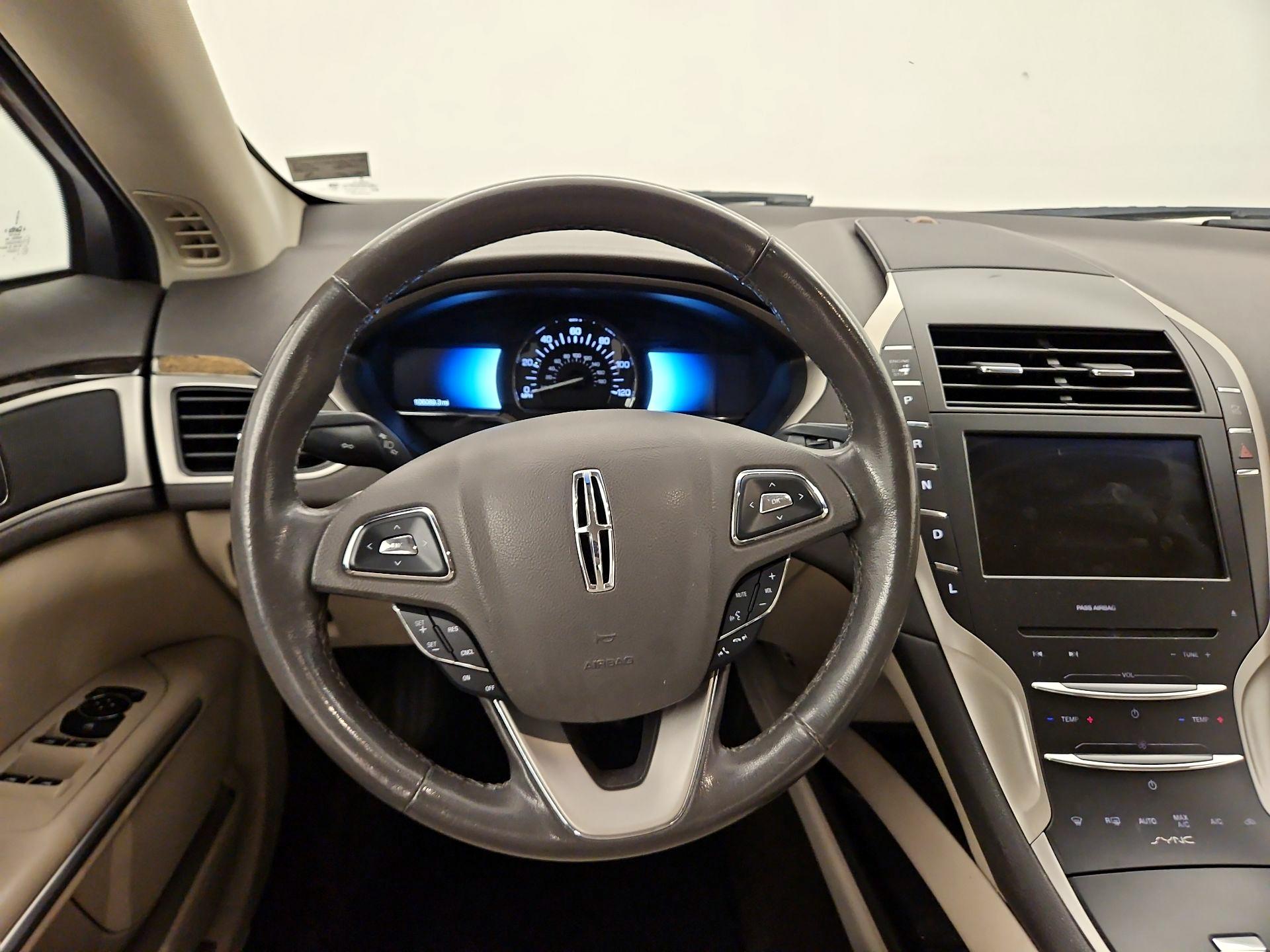 Thumbnail: 2016 Lincoln MKZ - 10