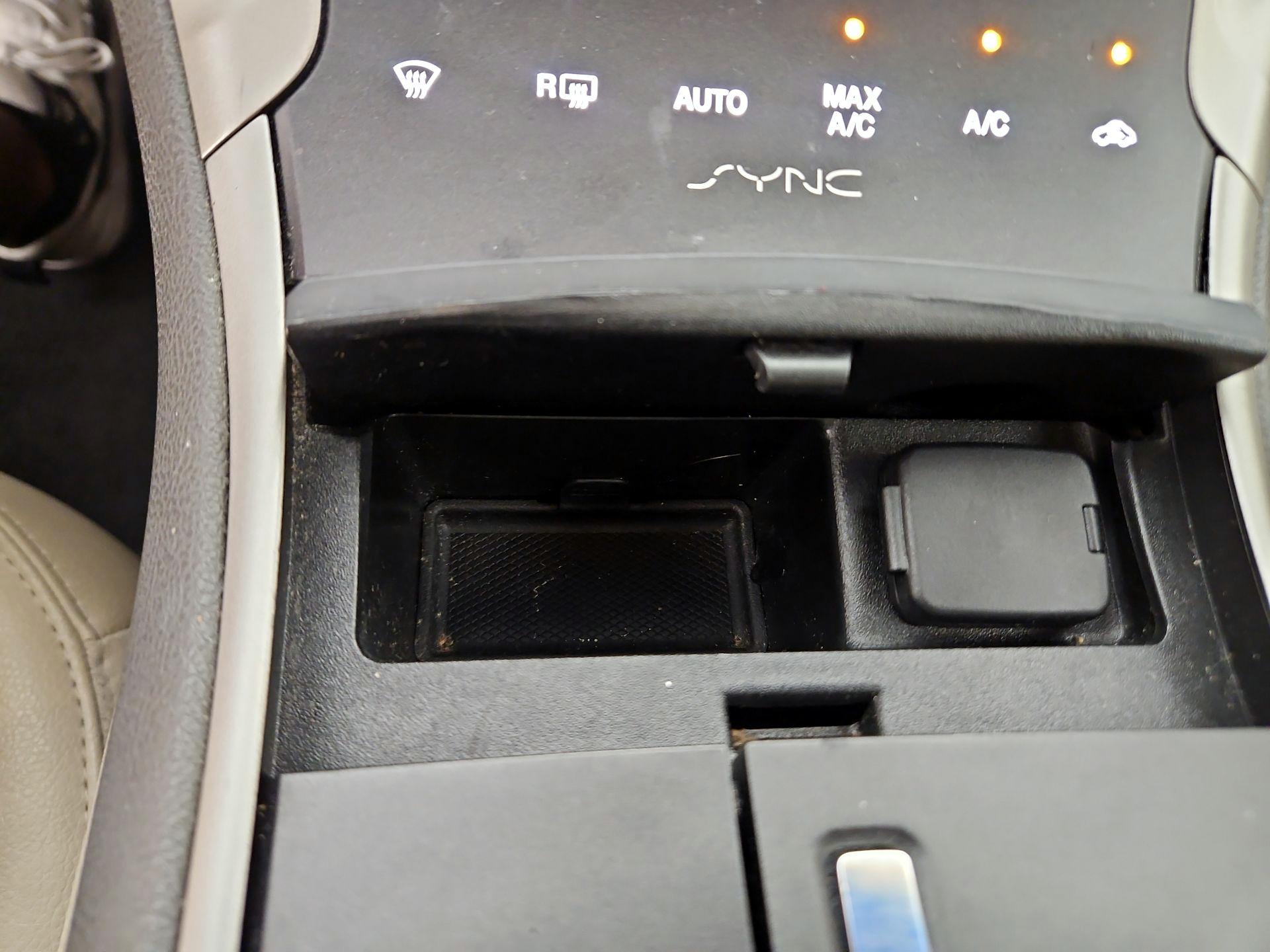 Thumbnail: 2016 Lincoln MKZ - 19