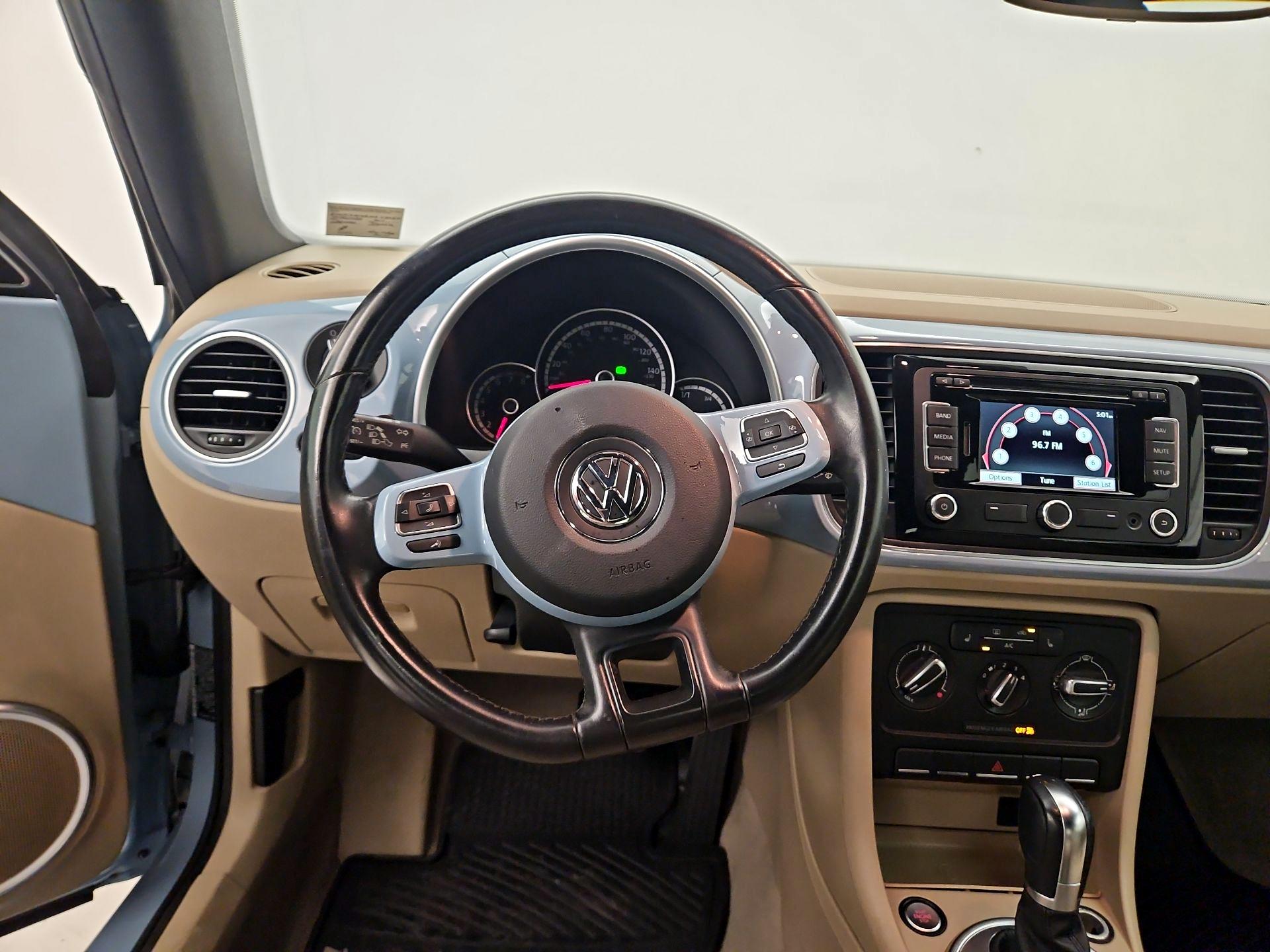 Thumbnail: 2014 Volkswagen Beetle - 10