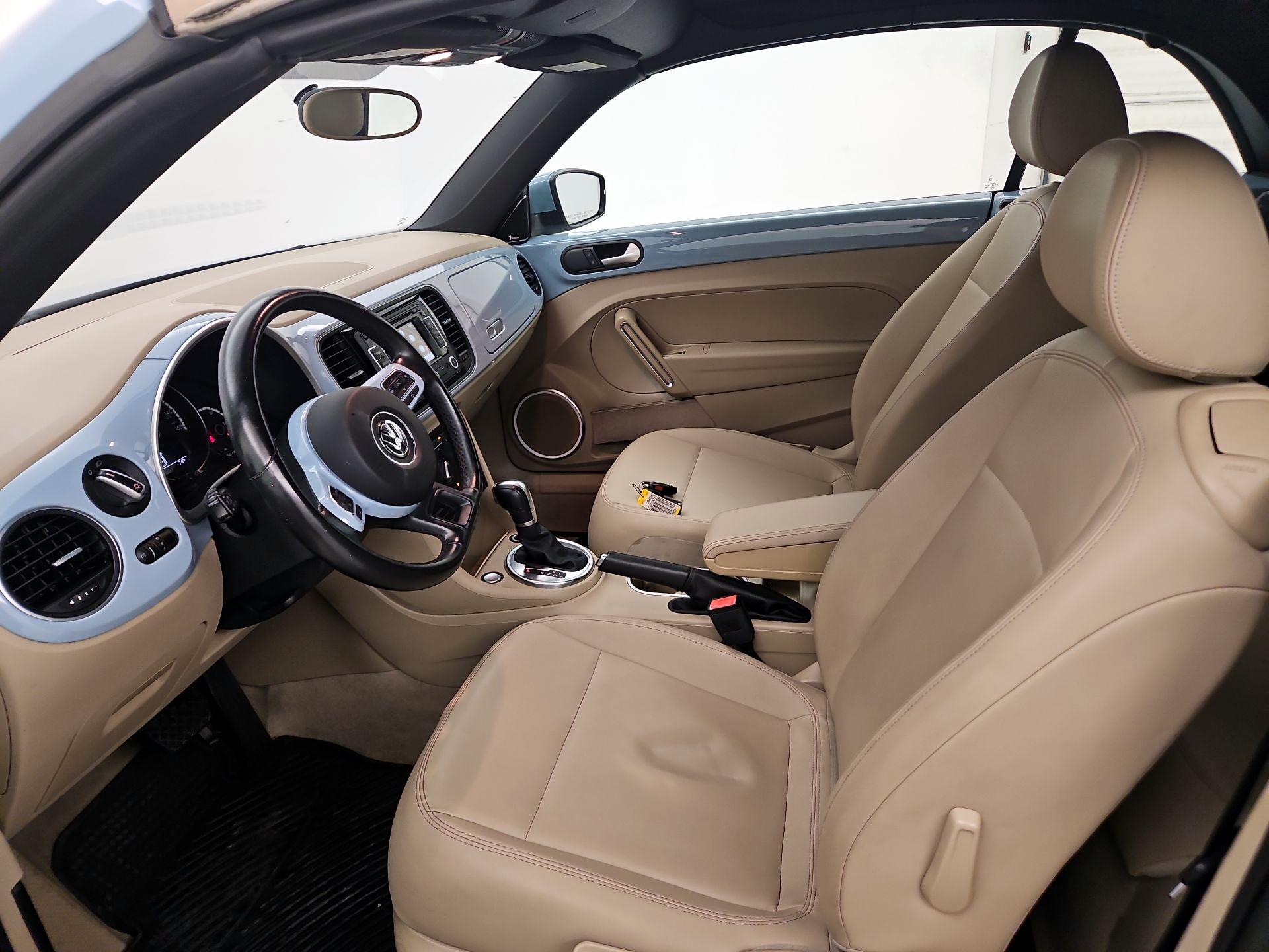 Thumbnail: 2014 Volkswagen Beetle - 11