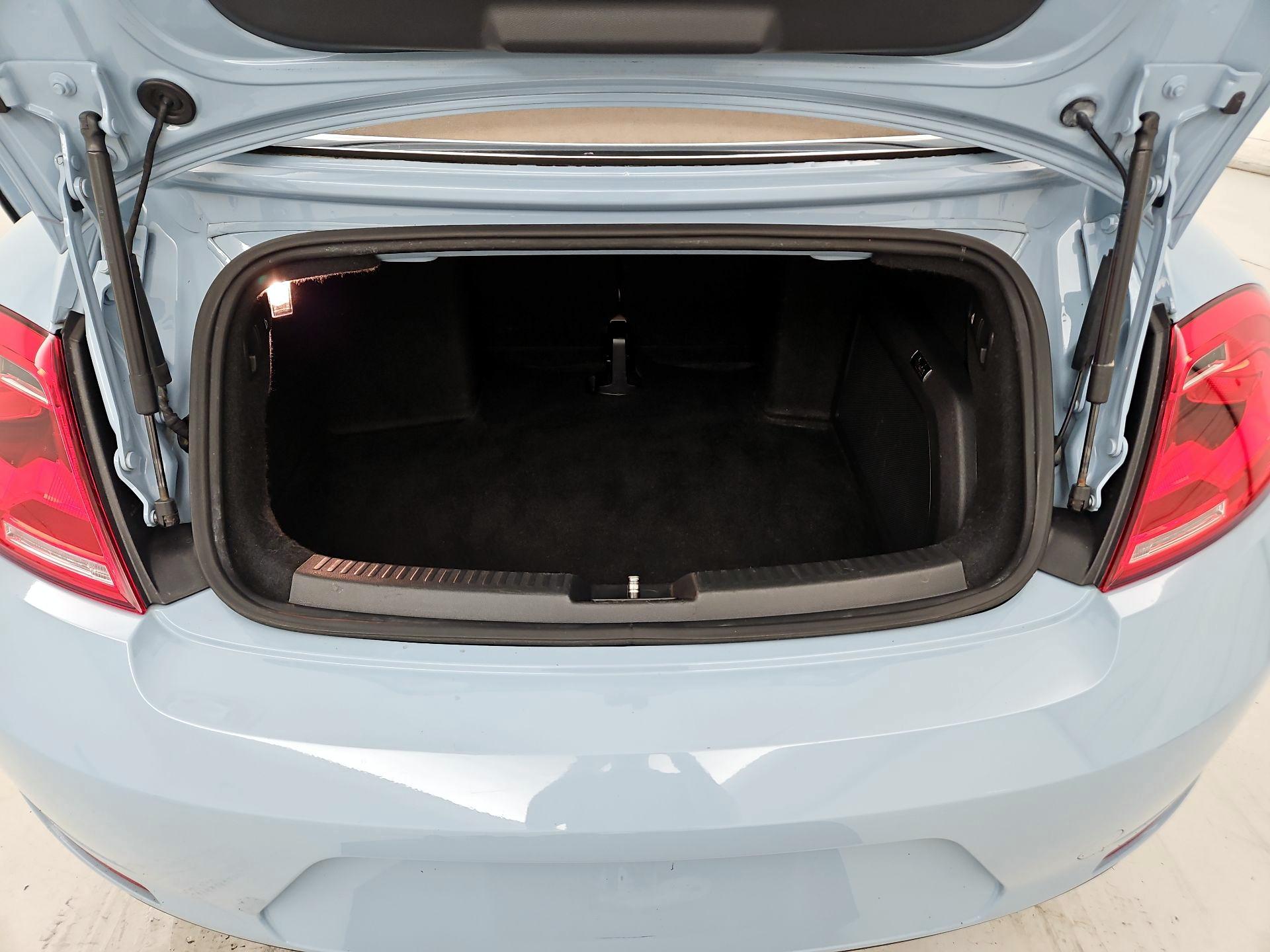 Thumbnail: 2014 Volkswagen Beetle - 19