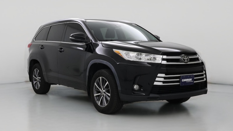 2017 Toyota Highlander XLE Hero Image