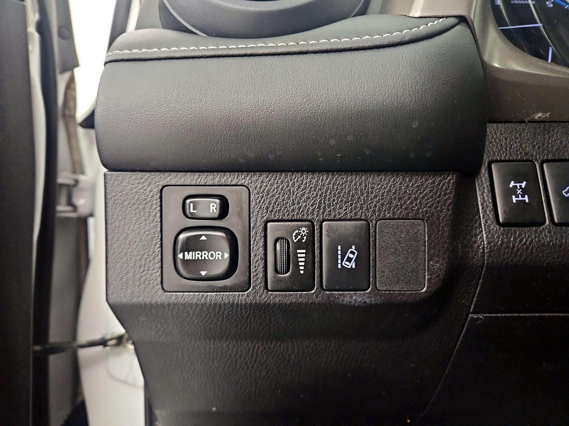 Thumbnail: 2017 Toyota RAV4 - 13
