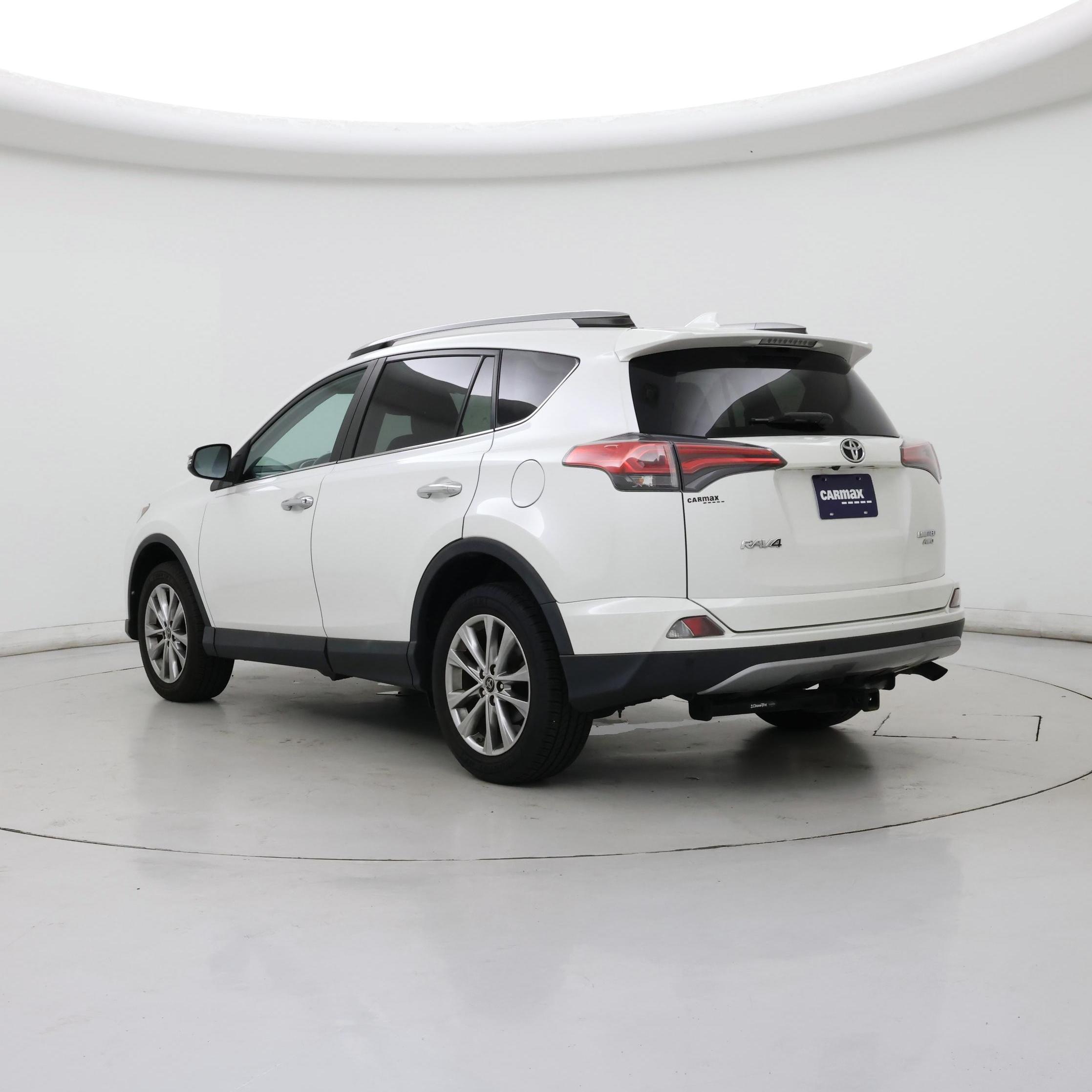 Thumbnail: 2017 Toyota RAV4 - 2