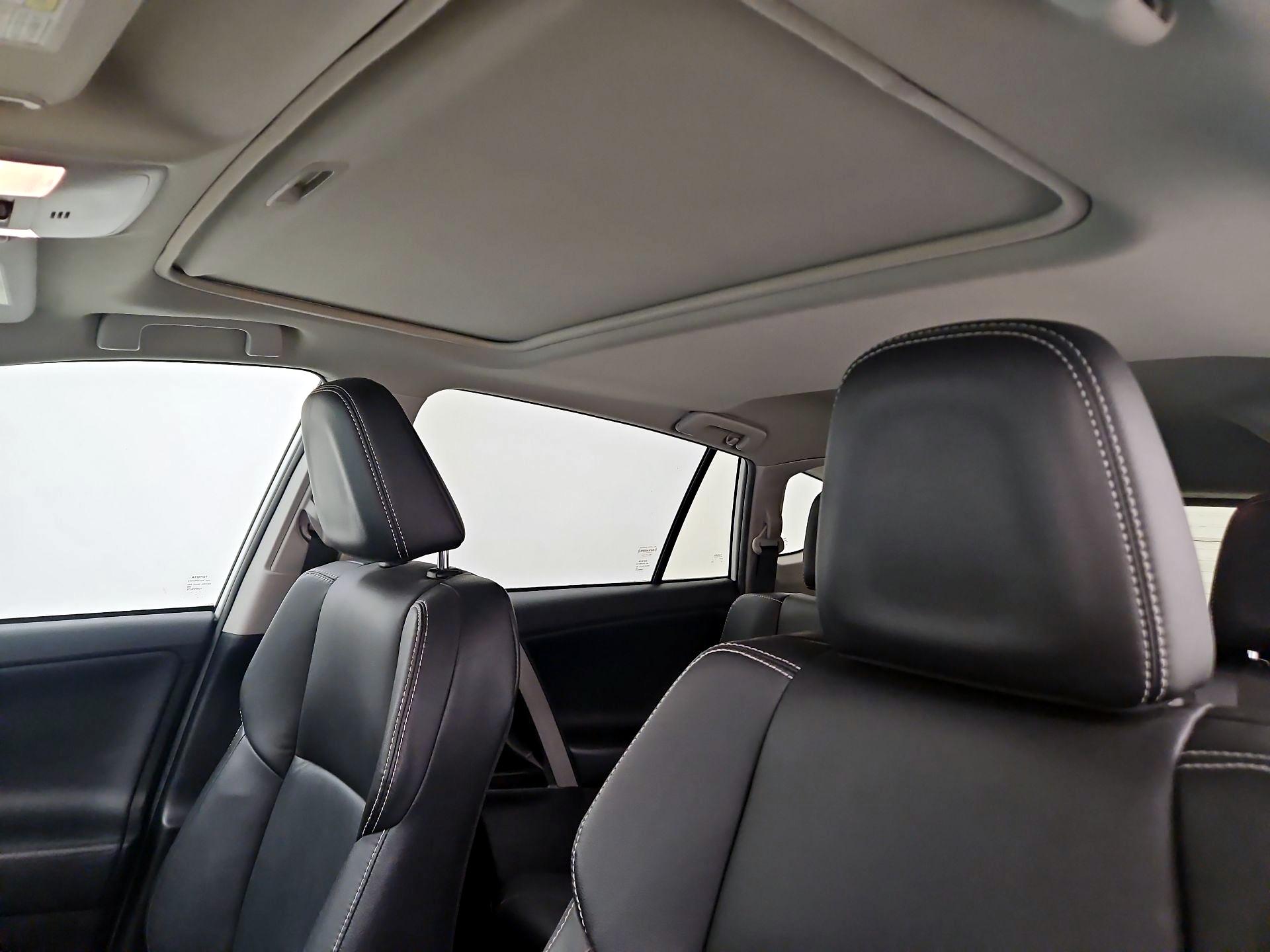 Thumbnail: 2017 Toyota RAV4 - 19