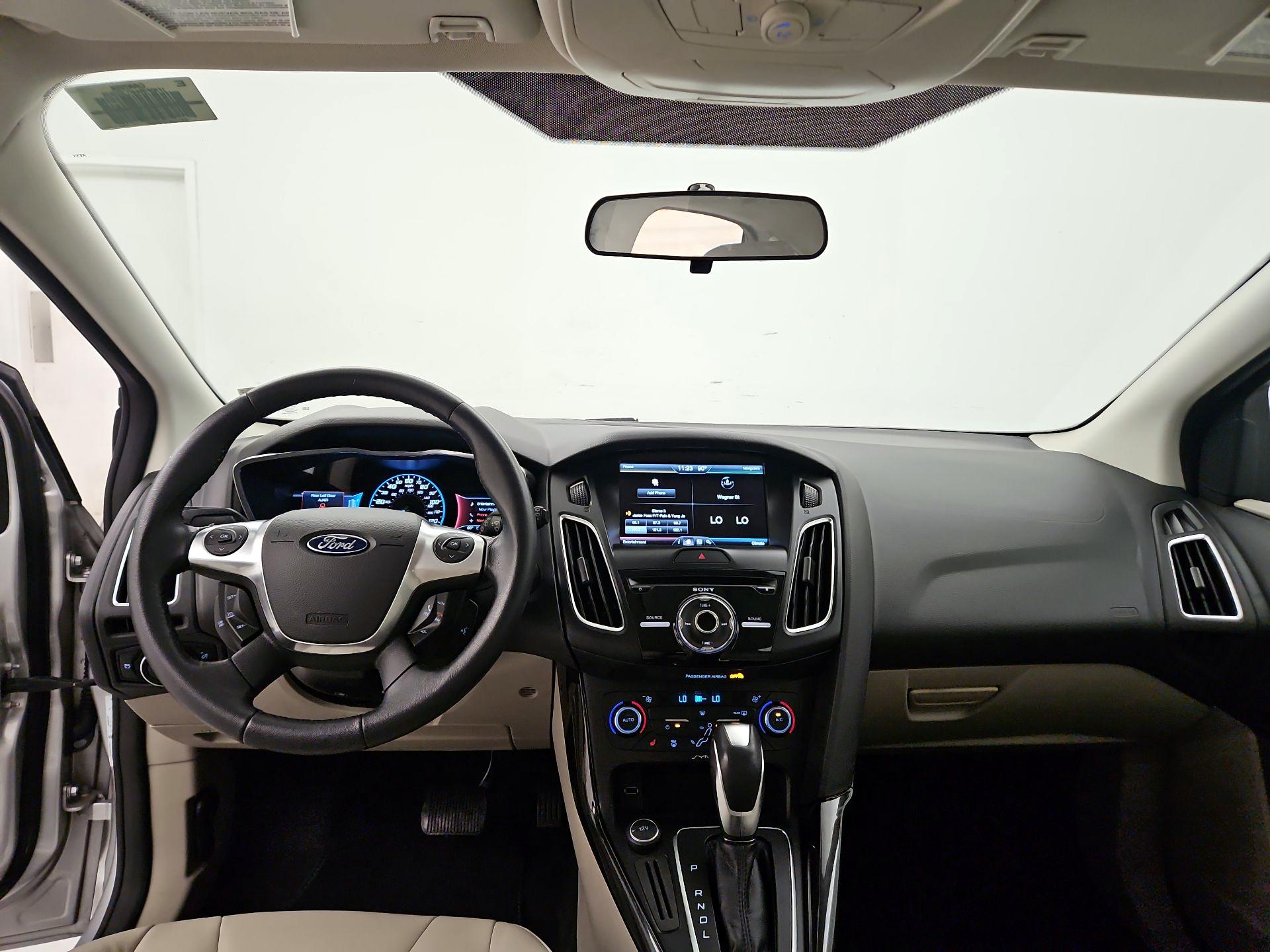 Thumbnail: 2015 Ford Focus - 9
