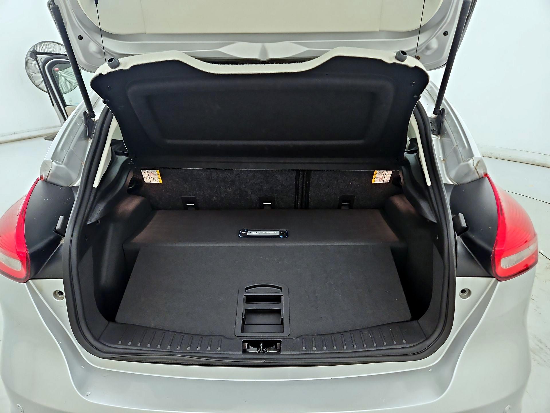 Thumbnail: 2015 Ford Focus - 20