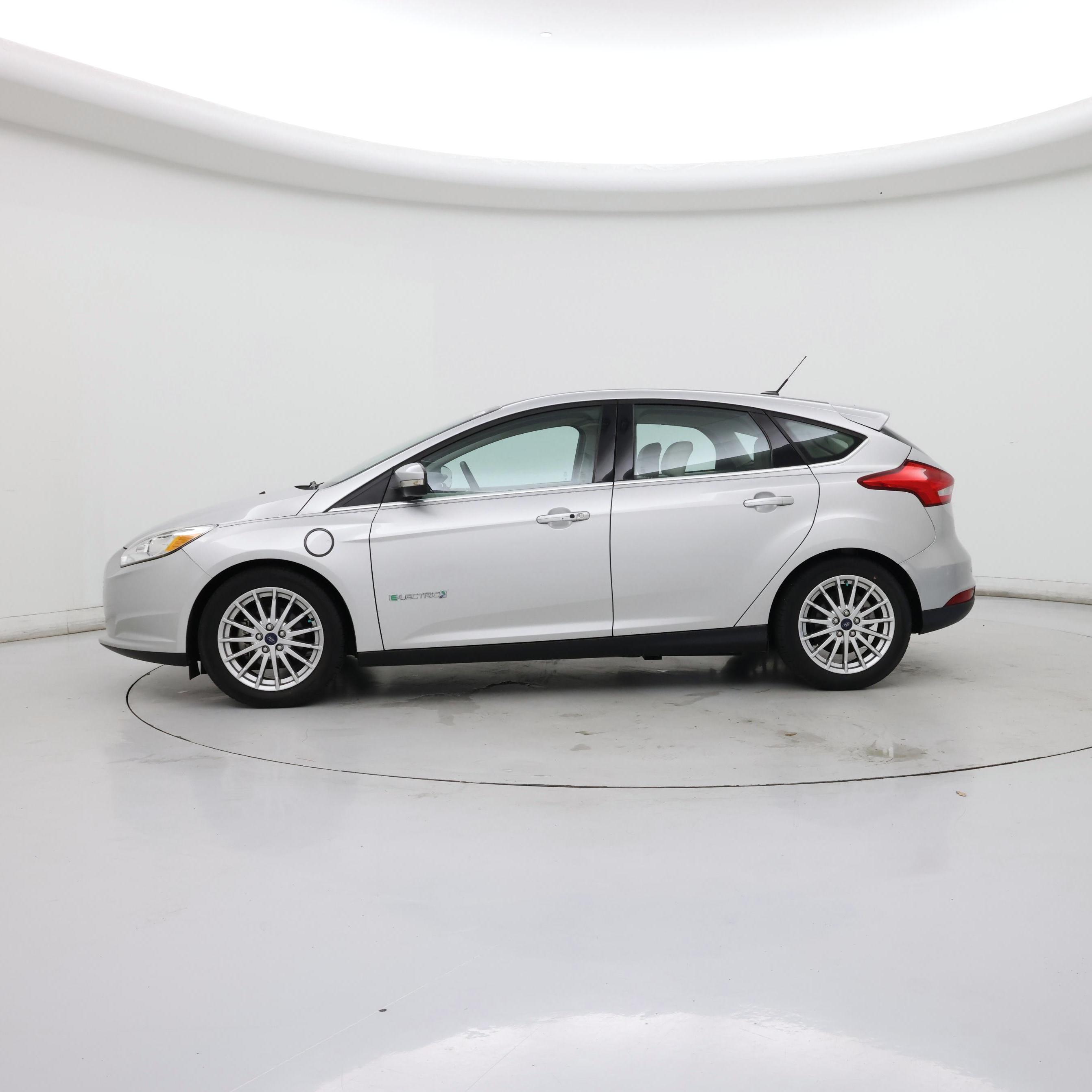 Thumbnail: 2015 Ford Focus - 3