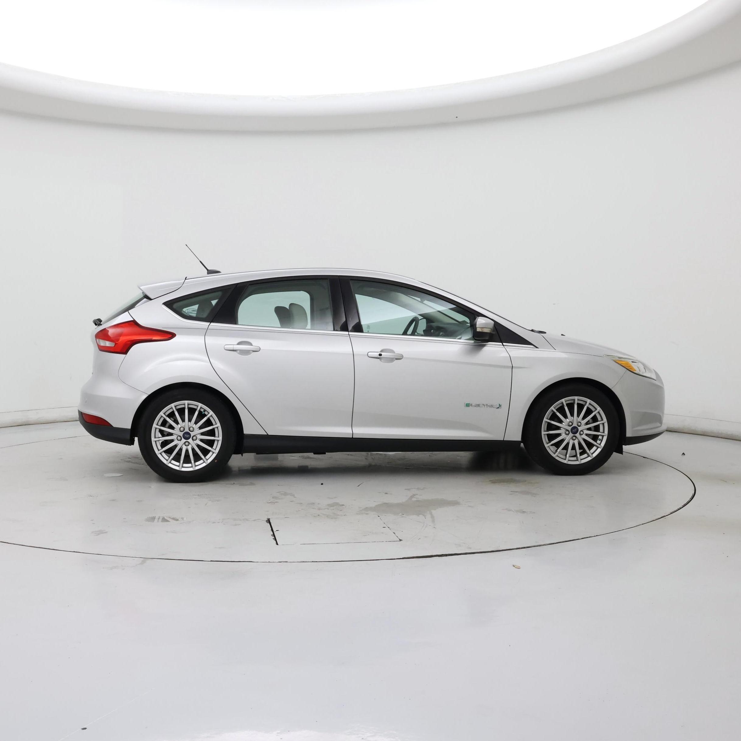 Thumbnail: 2015 Ford Focus - 7