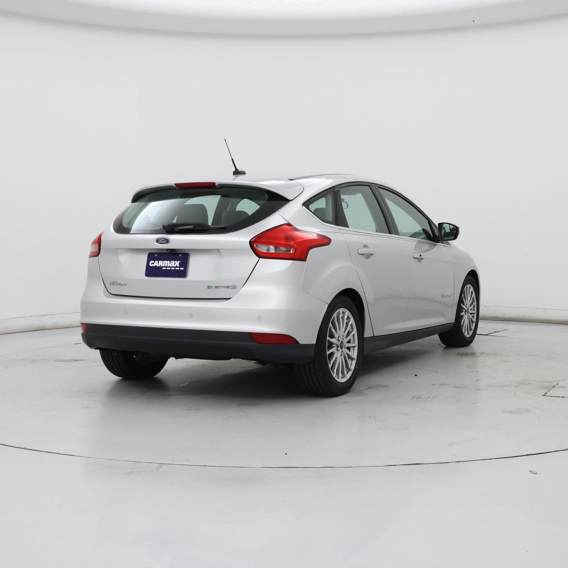 Thumbnail: 2015 Ford Focus - 8