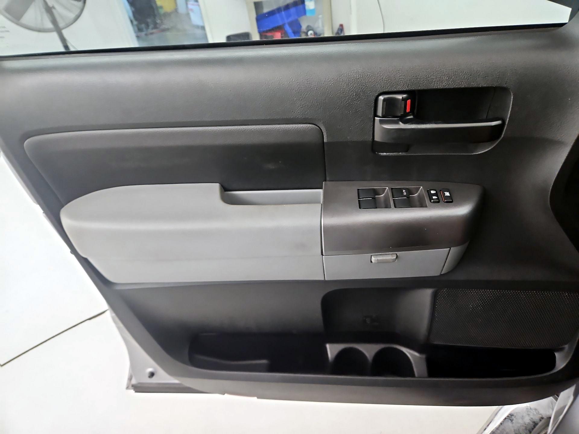 Thumbnail: 2013 Toyota Tundra - 12