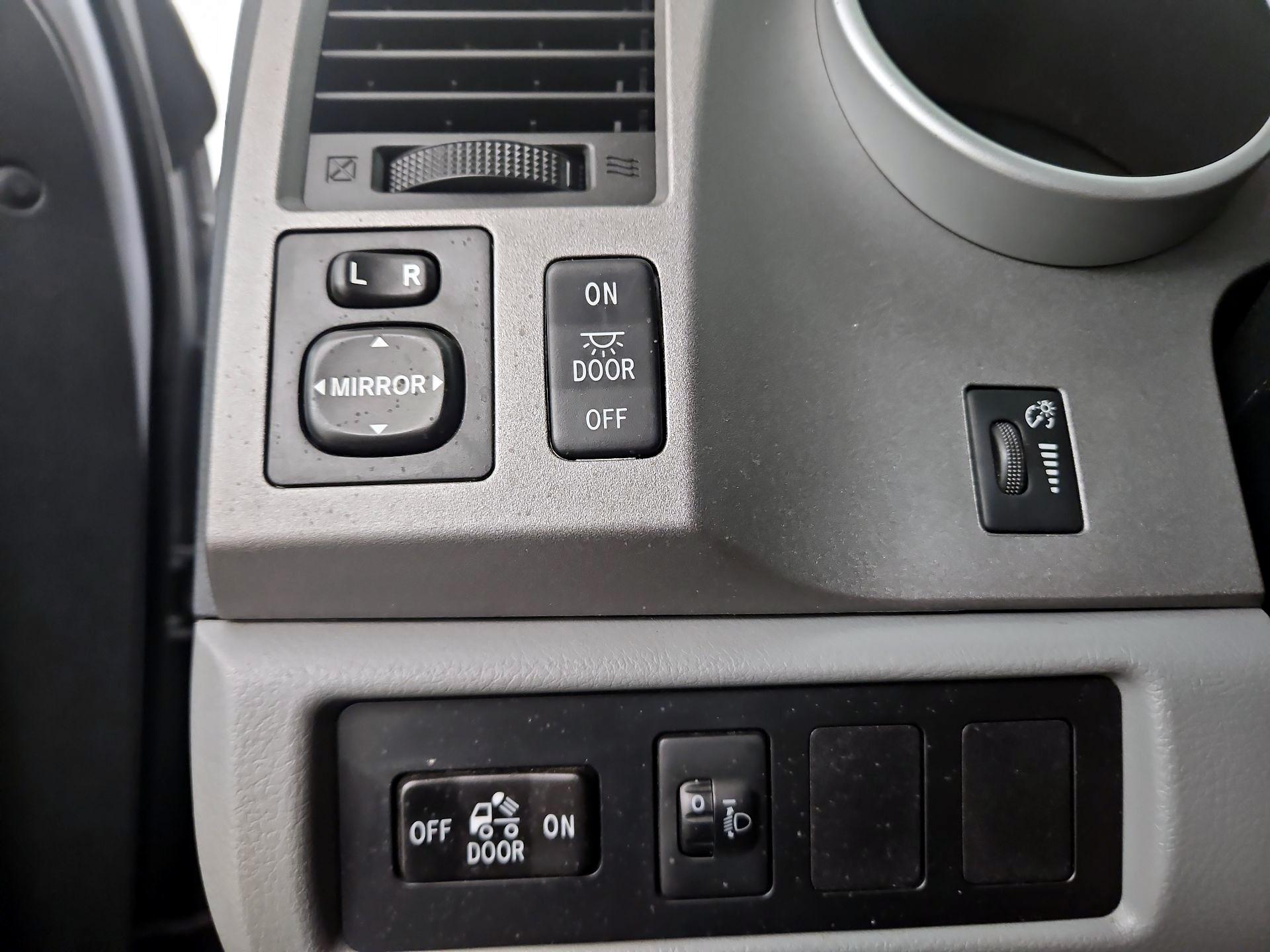 Thumbnail: 2013 Toyota Tundra - 13