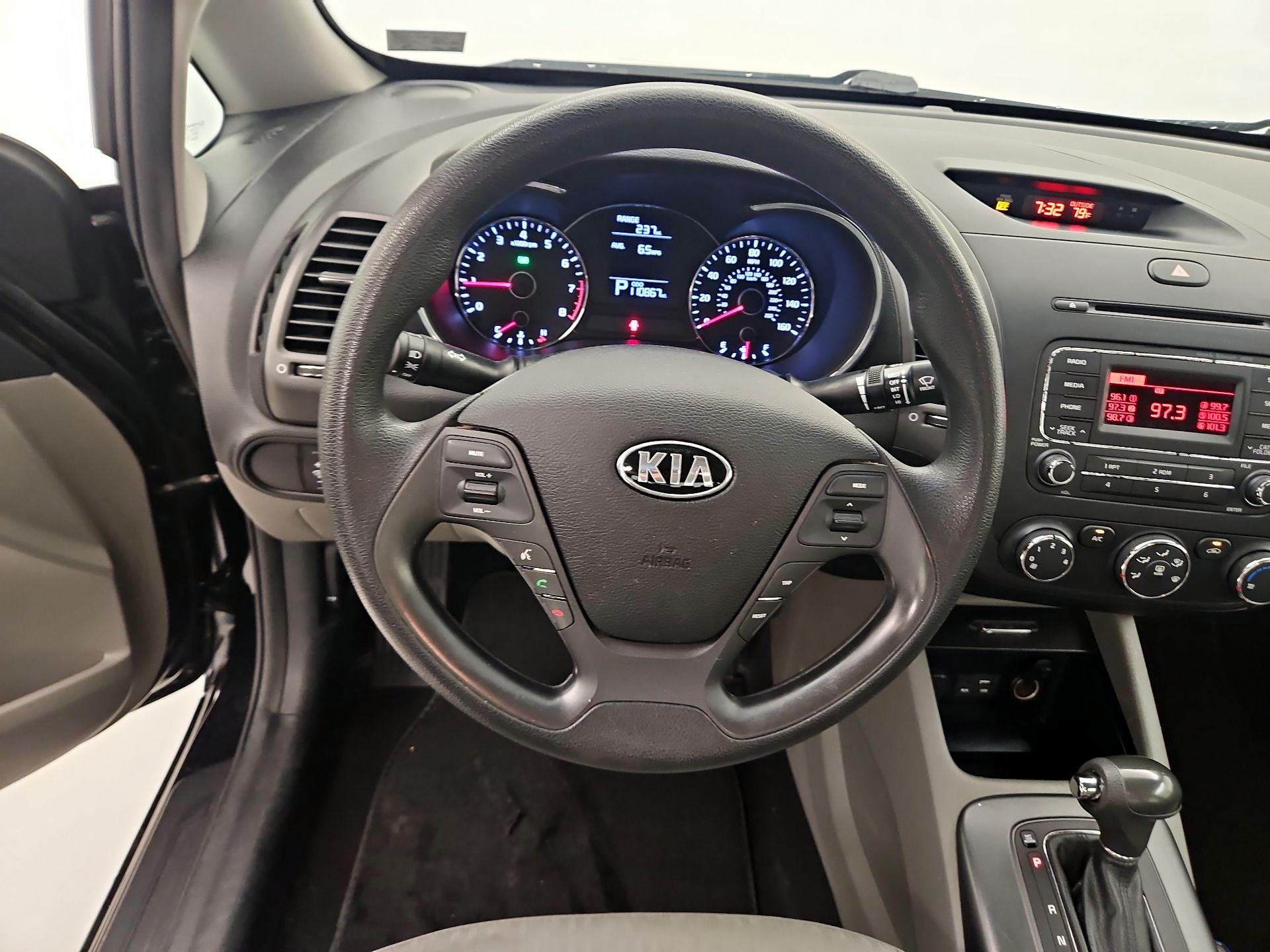 Thumbnail: 2015 Kia Forte - 10