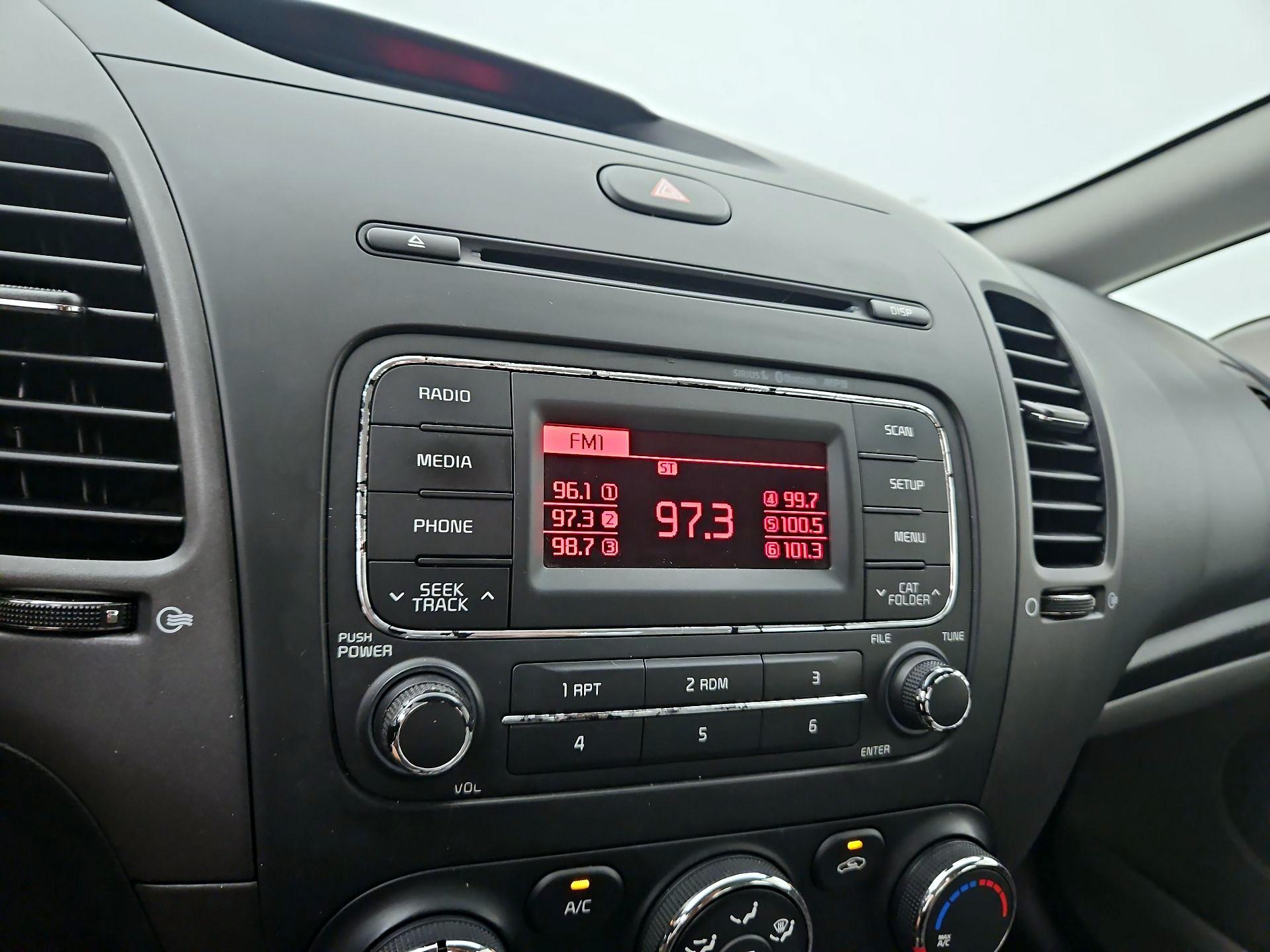 Thumbnail: 2015 Kia Forte - 14
