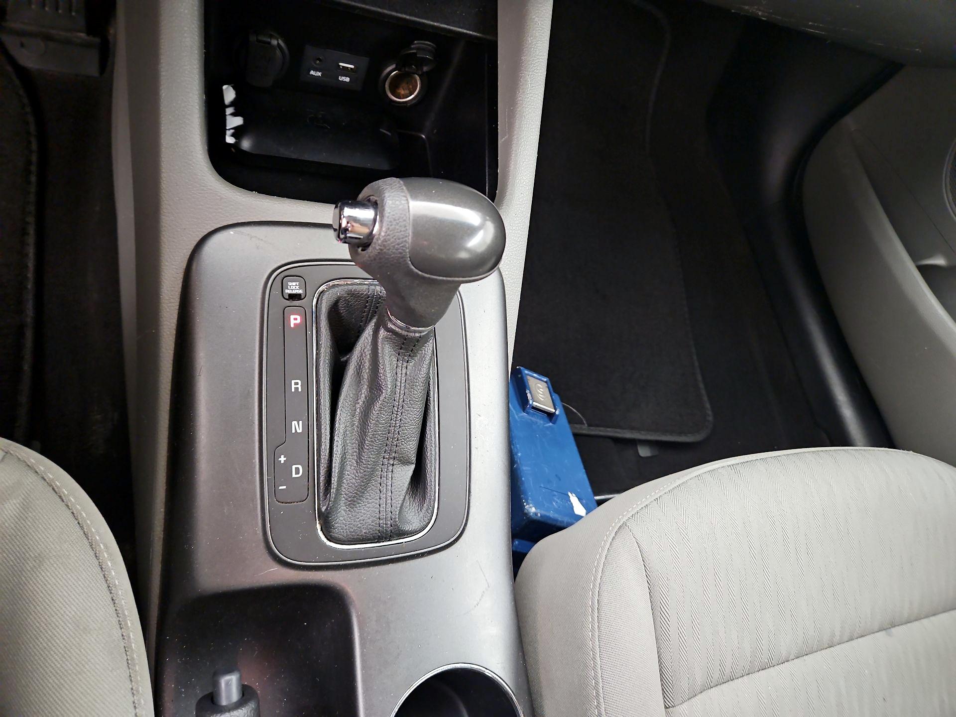 Thumbnail: 2015 Kia Forte - 16