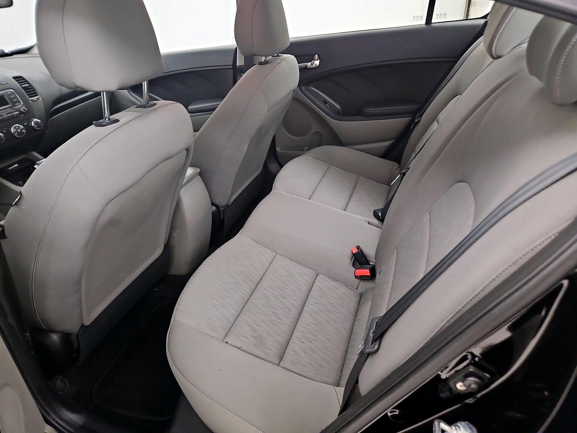 Thumbnail: 2015 Kia Forte - 18
