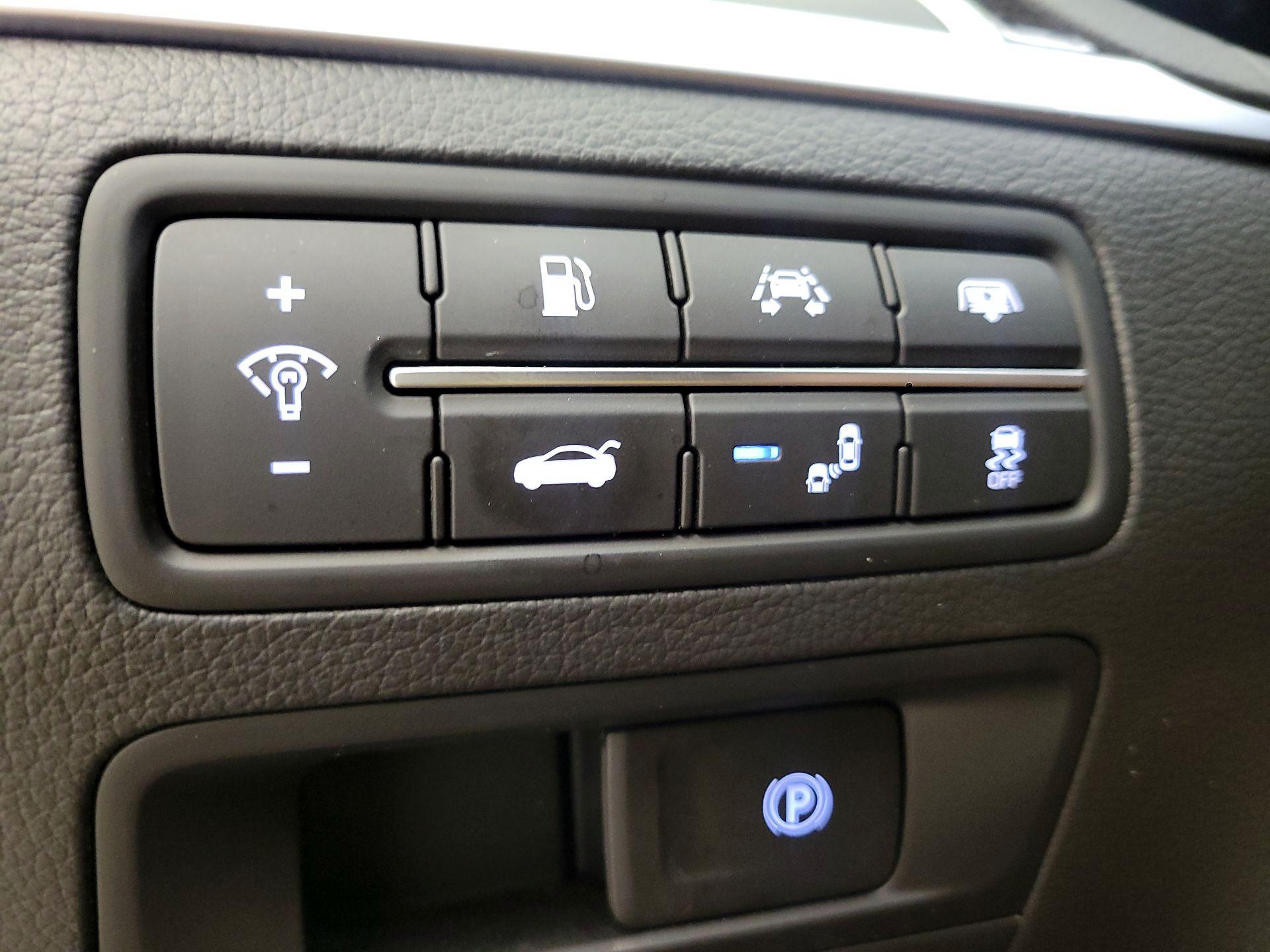 Thumbnail: 2019 Genesis G80 - 13