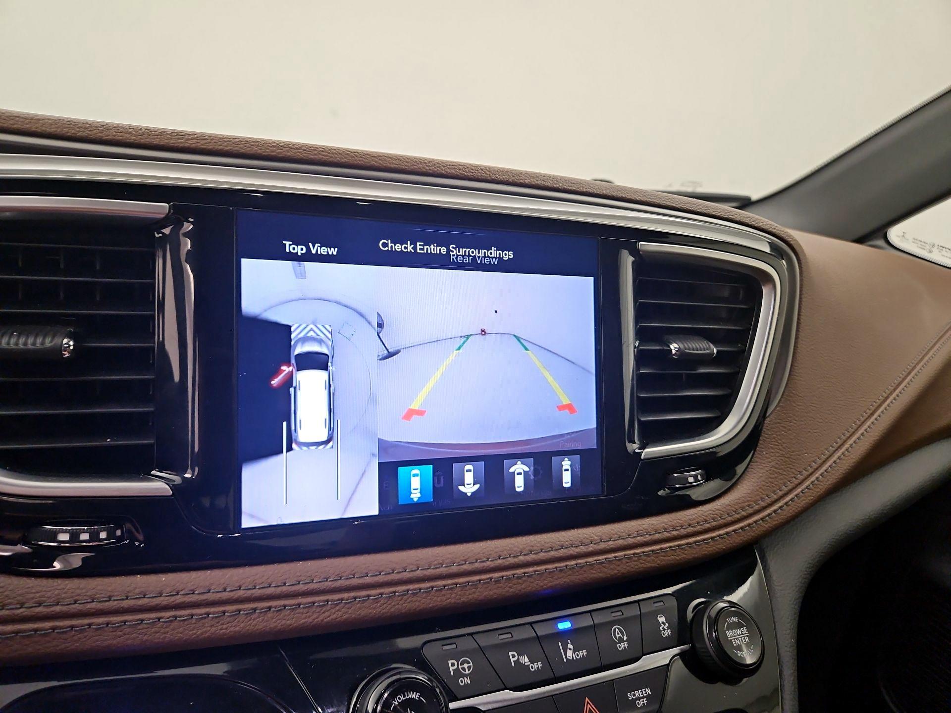 Thumbnail: 2020 Chrysler Pacifica - 15