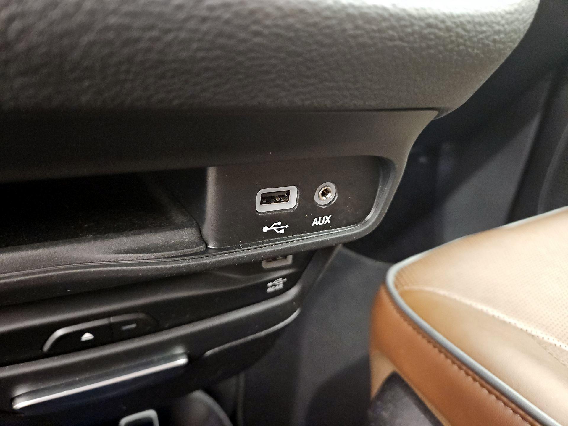 Thumbnail: 2020 Chrysler Pacifica - 19