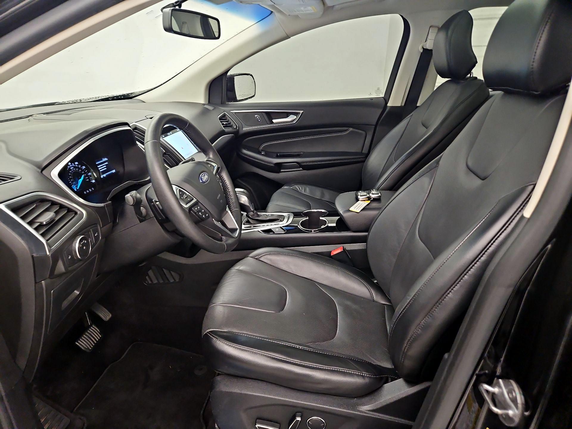 Thumbnail: 2017 Ford Edge - 11