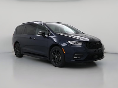Green 2023 Chrysler Pacifica Limited