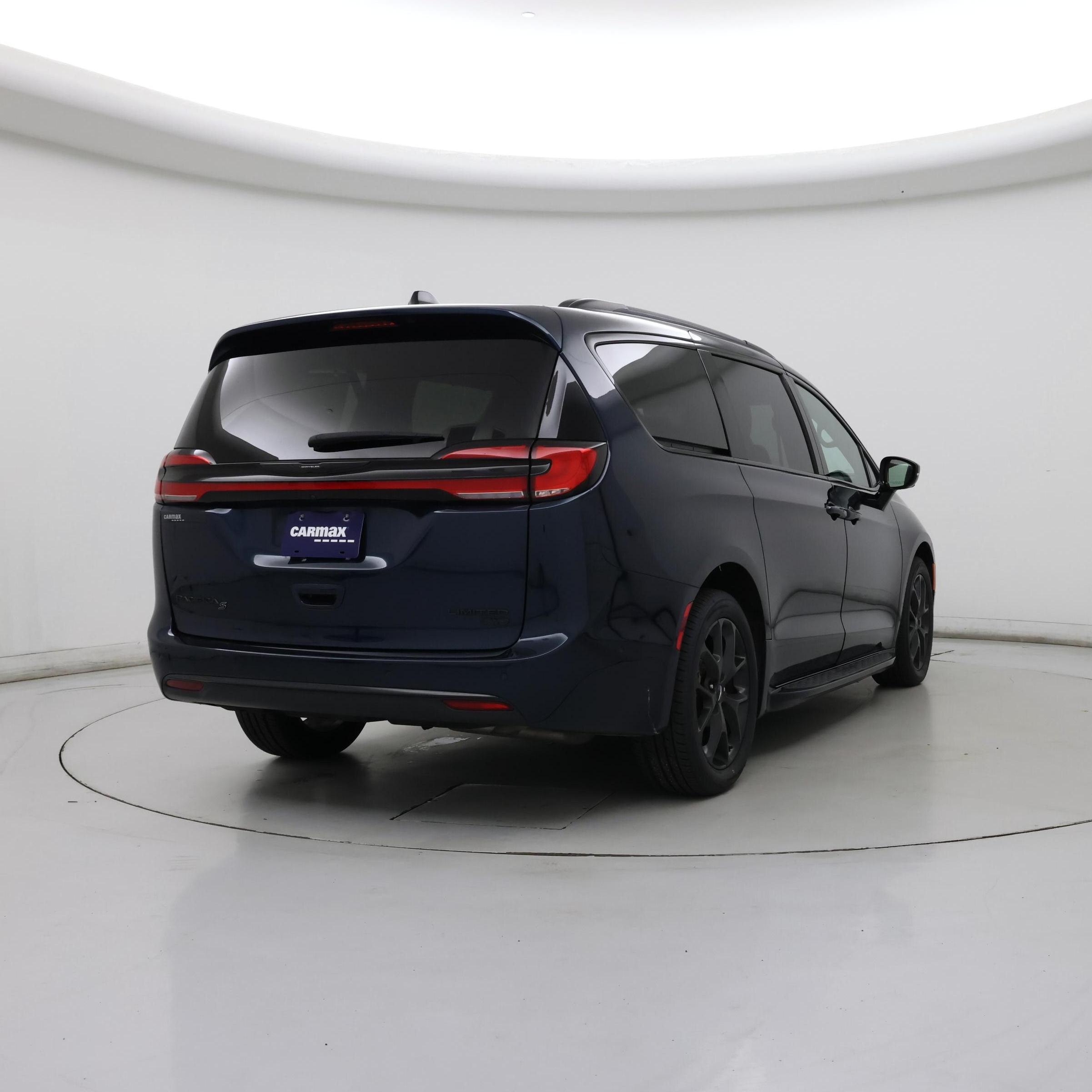 Thumbnail: 2023 Chrysler Pacifica - 8