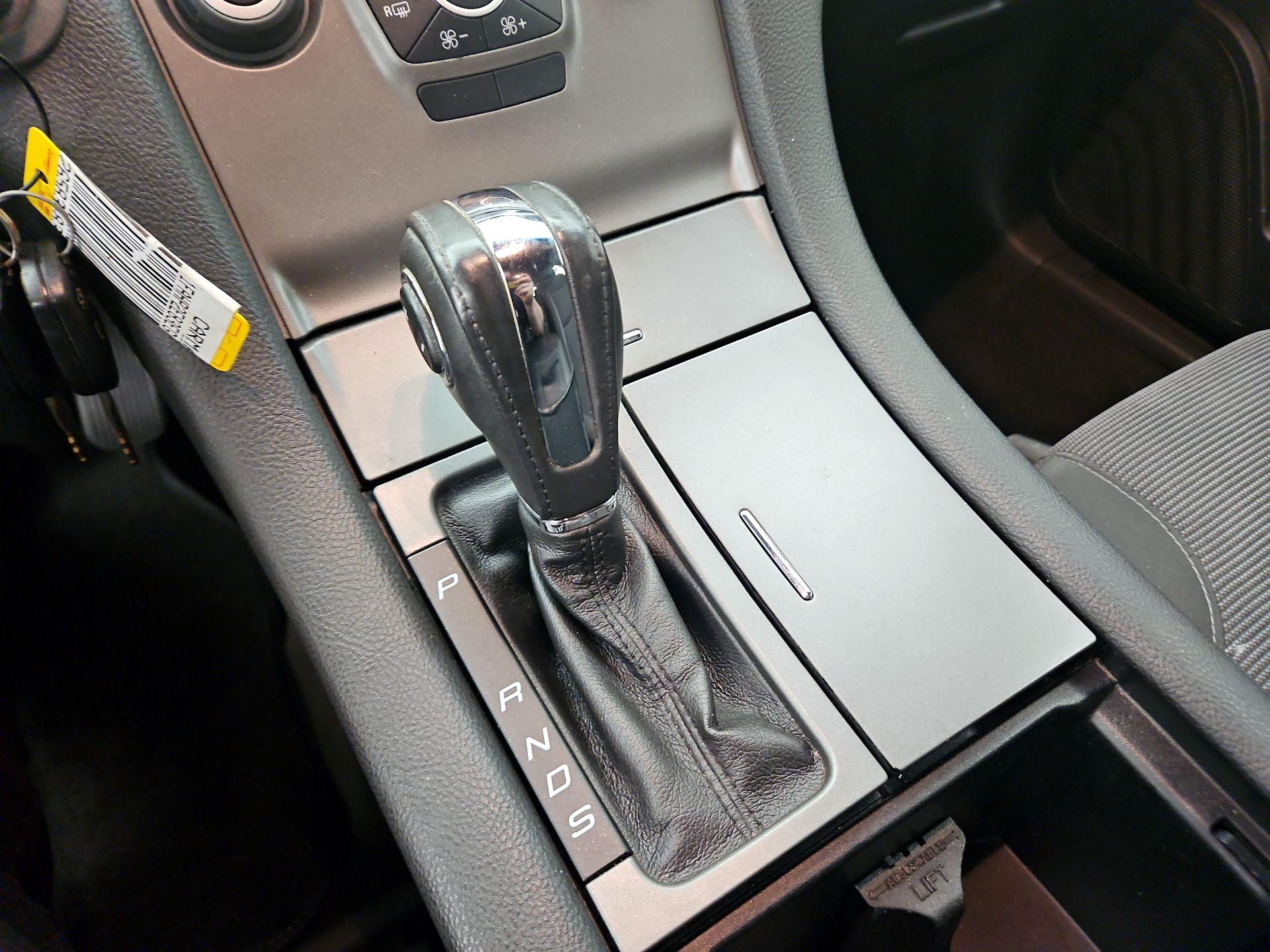Thumbnail: 2014 Ford Taurus - 17