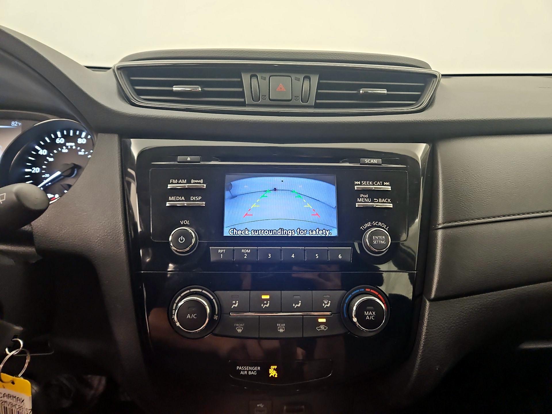 Thumbnail: 2017 Nissan Rogue - 14