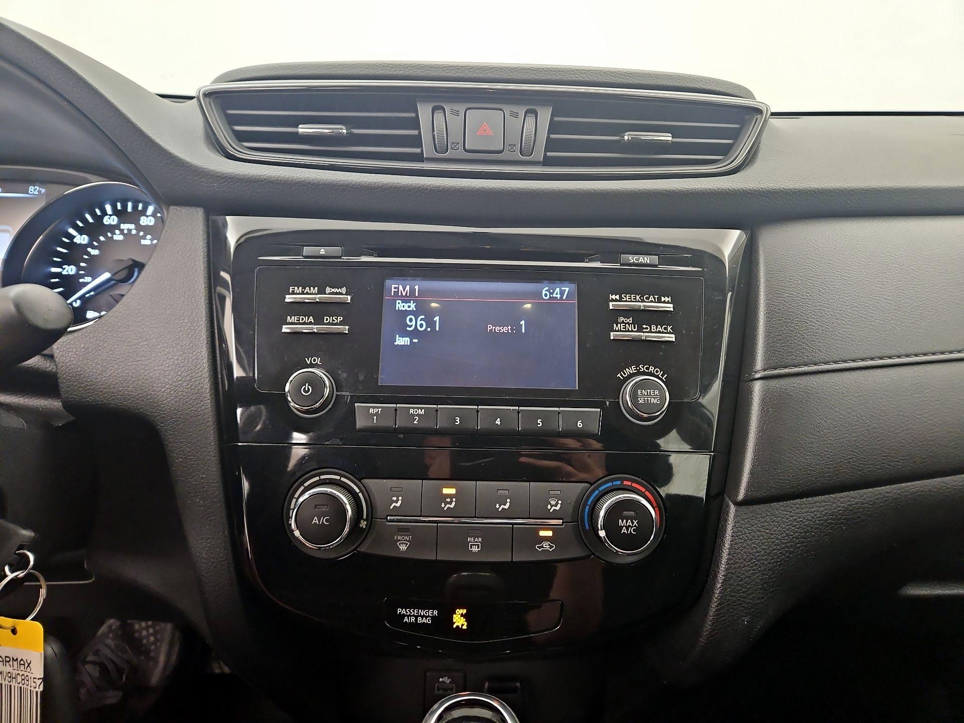 Thumbnail: 2017 Nissan Rogue - 15