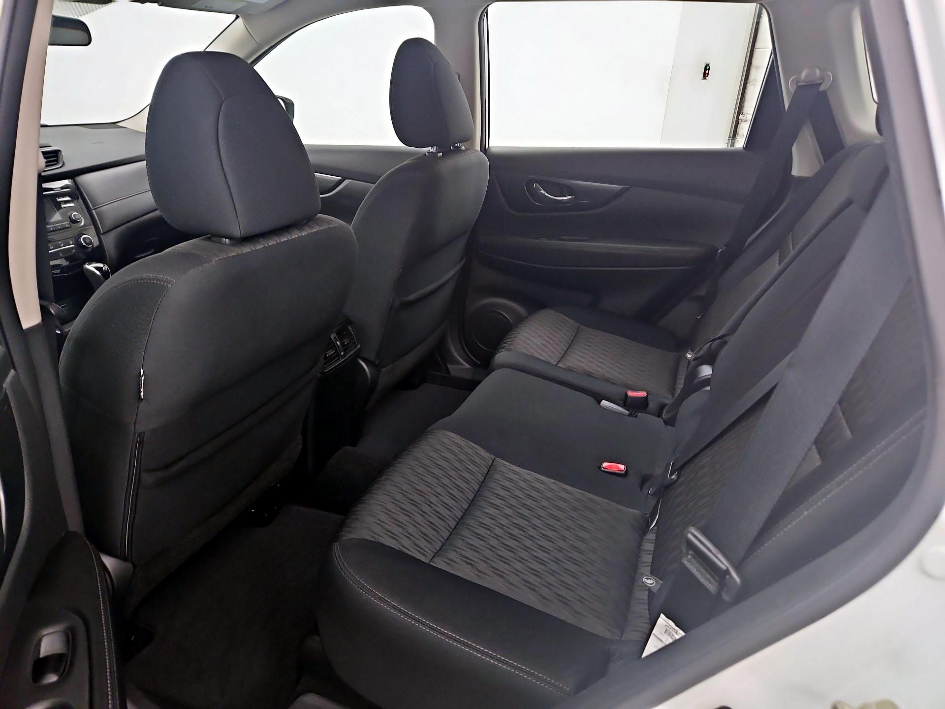 Thumbnail: 2017 Nissan Rogue - 19