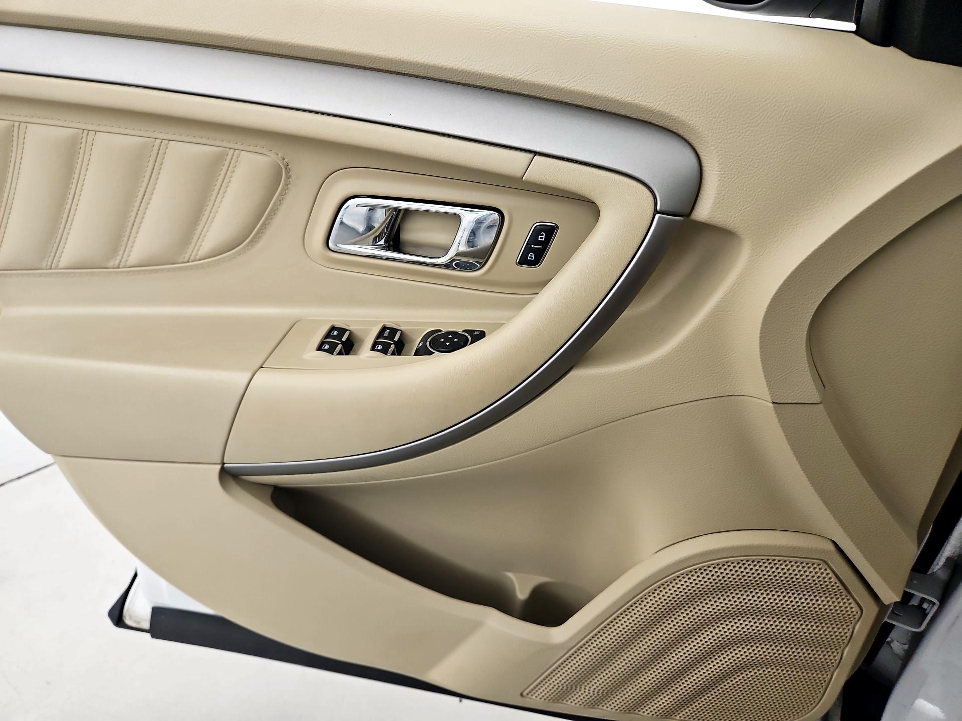 Thumbnail: 2014 Ford Taurus - 12