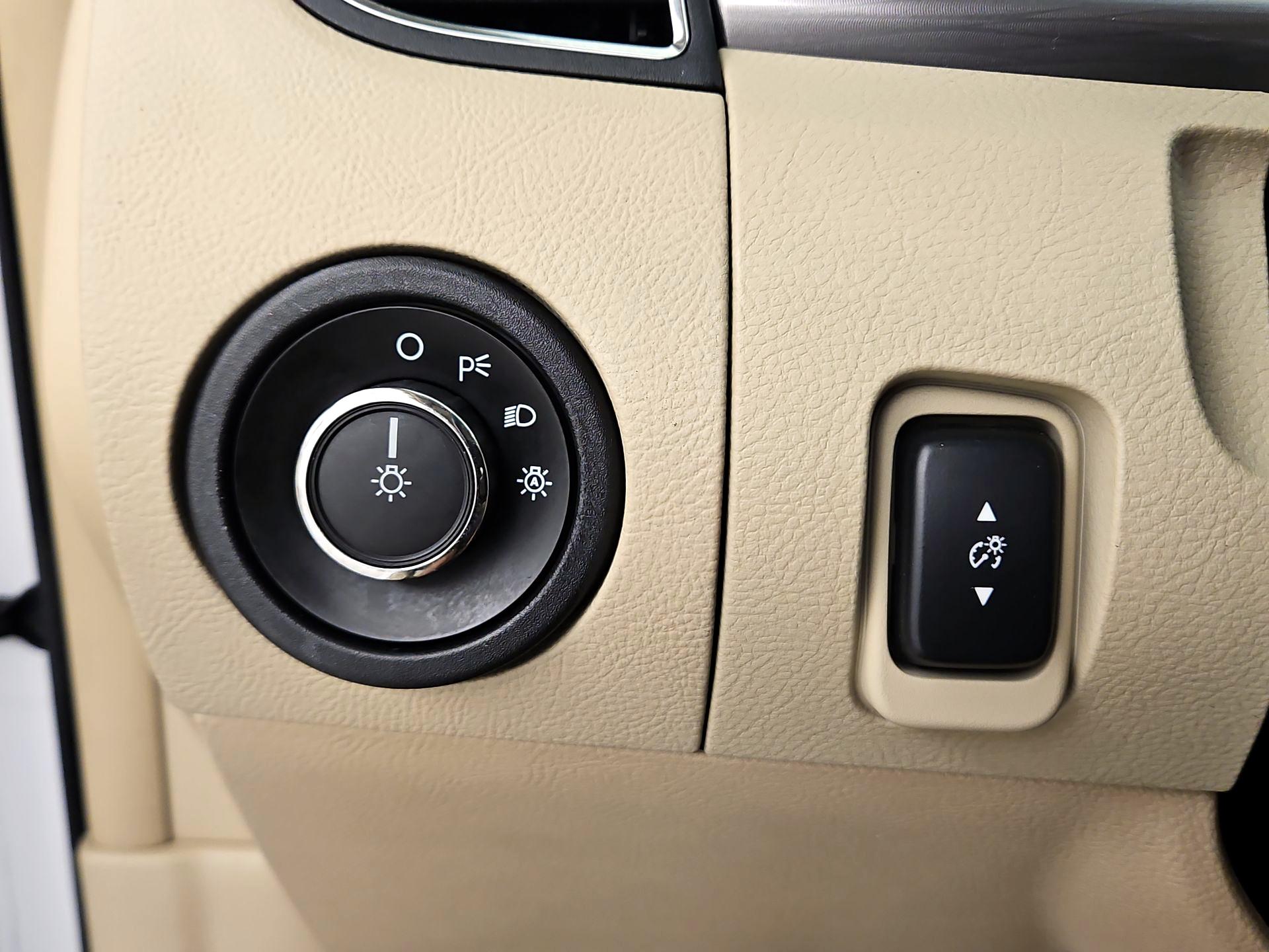 Thumbnail: 2014 Ford Taurus - 13