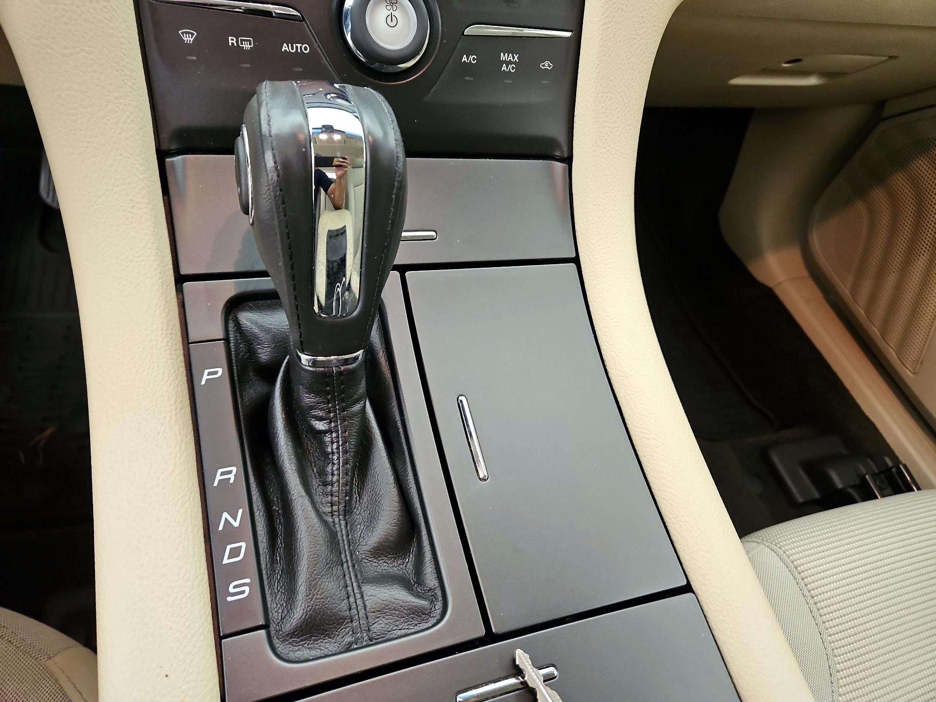 Thumbnail: 2014 Ford Taurus - 18