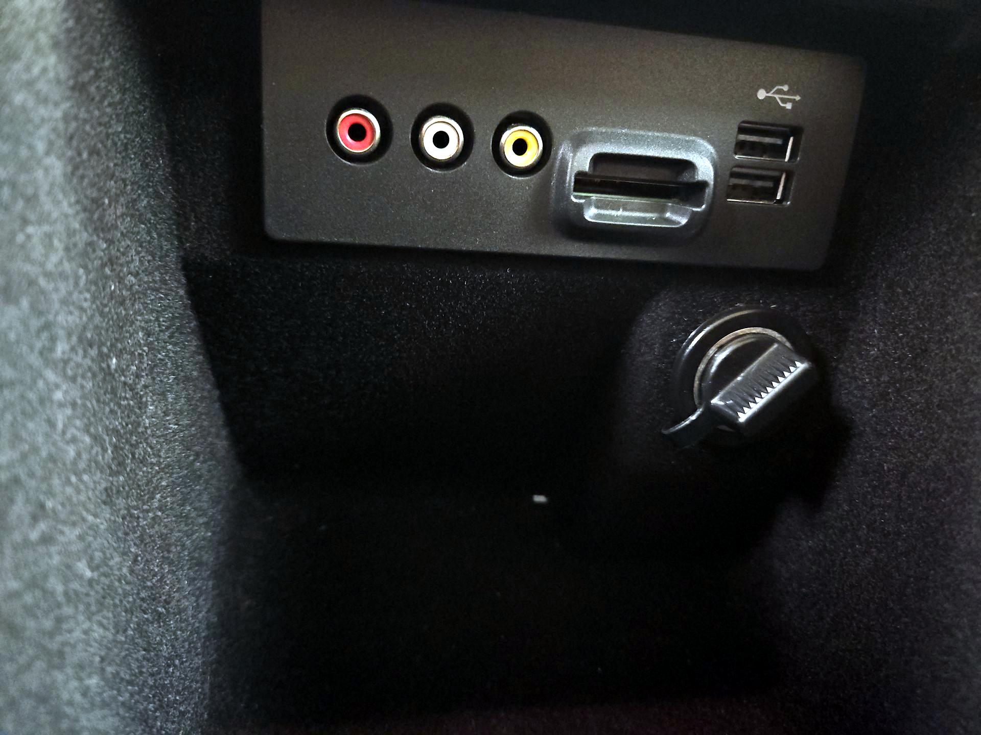 Thumbnail: 2014 Ford Taurus - 19