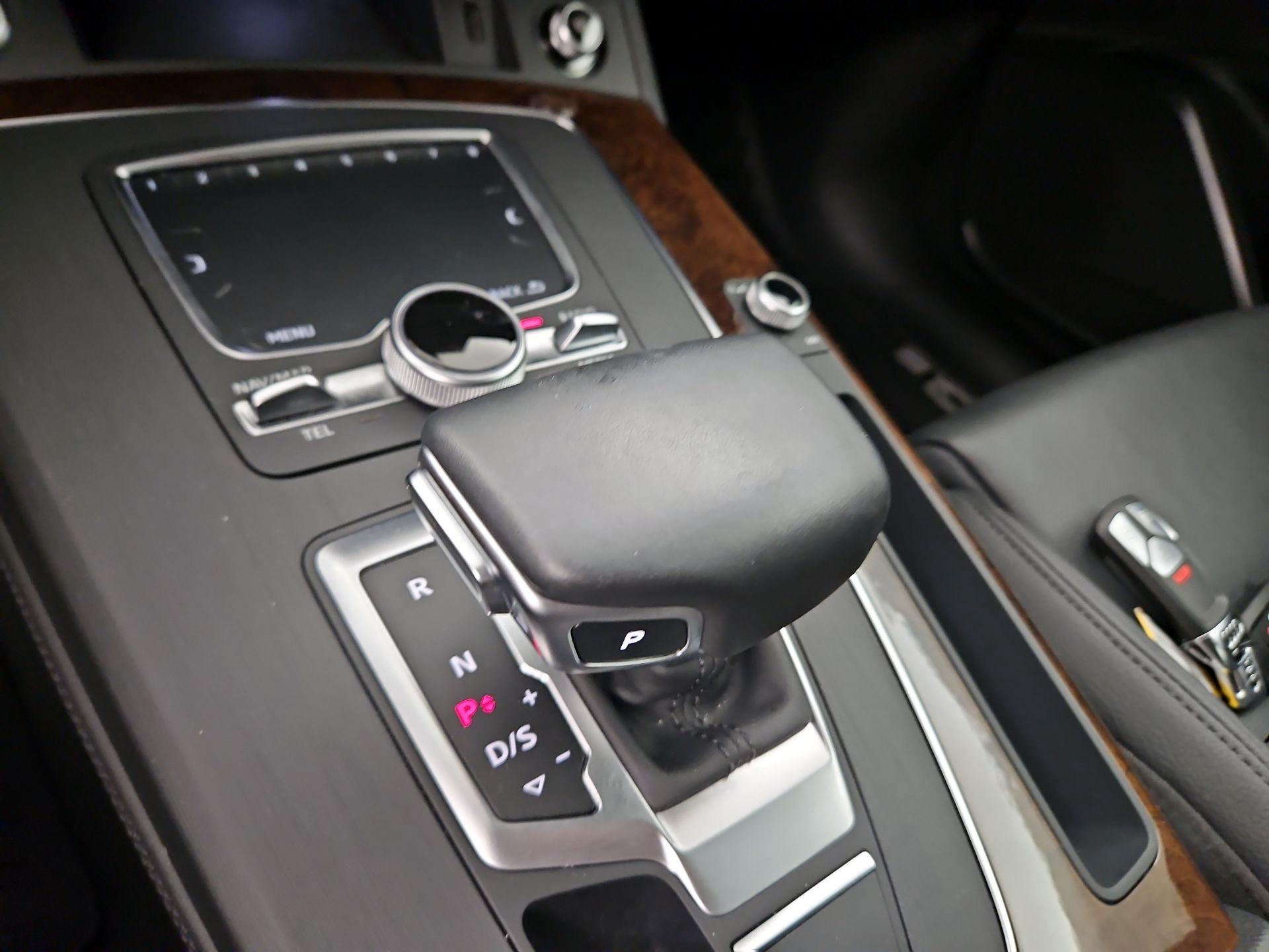 Thumbnail: 2020 Audi Q5 - 17