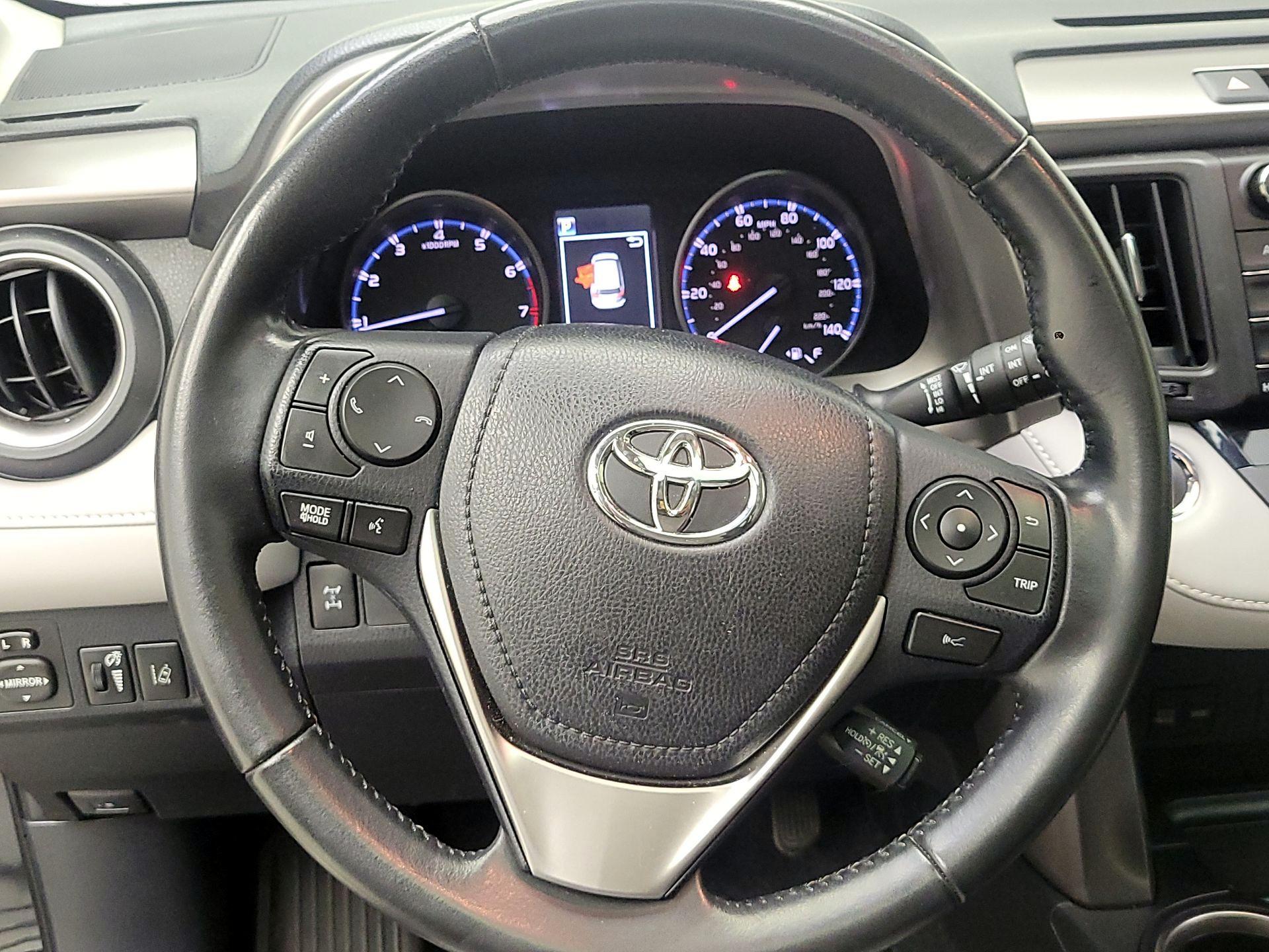 Thumbnail: 2018 Toyota RAV4 - 10