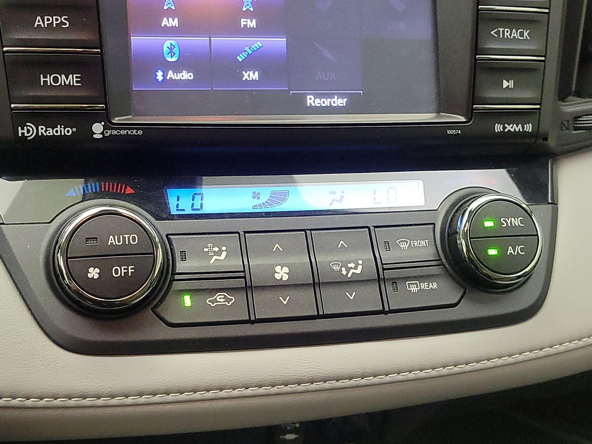 Thumbnail: 2018 Toyota RAV4 - 16
