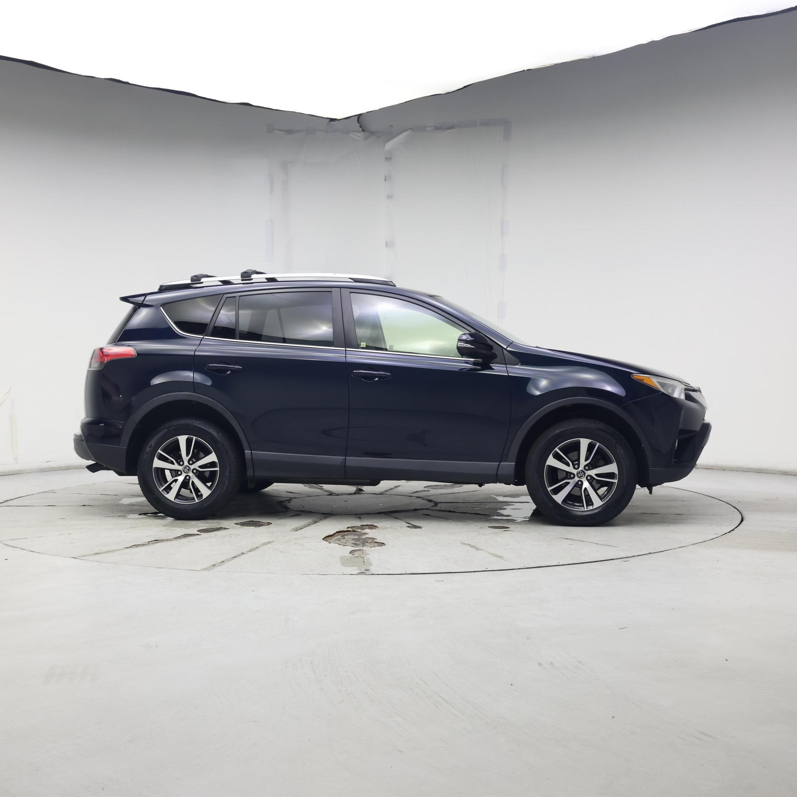 Thumbnail: 2018 Toyota RAV4 - 7