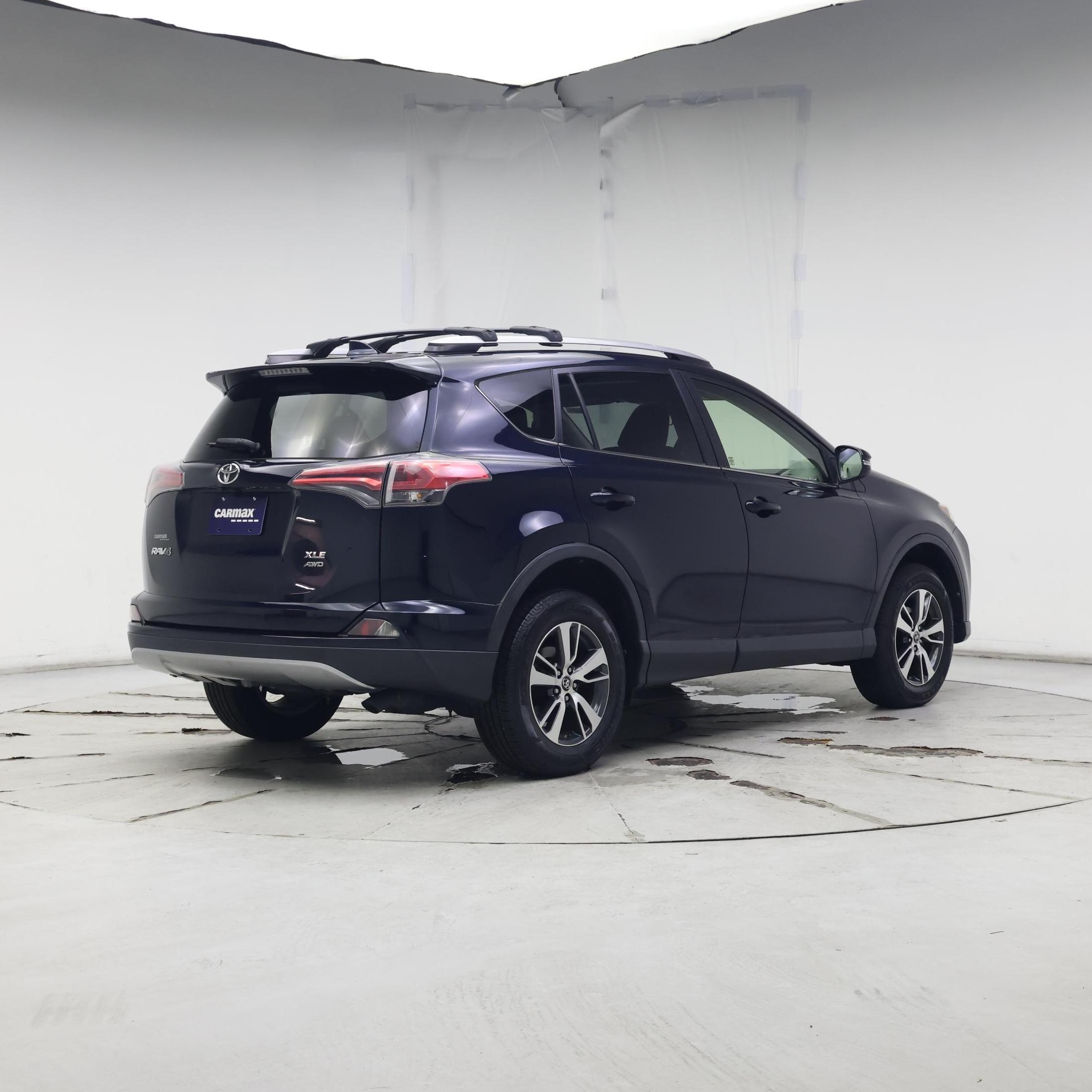 Thumbnail: 2018 Toyota RAV4 - 8