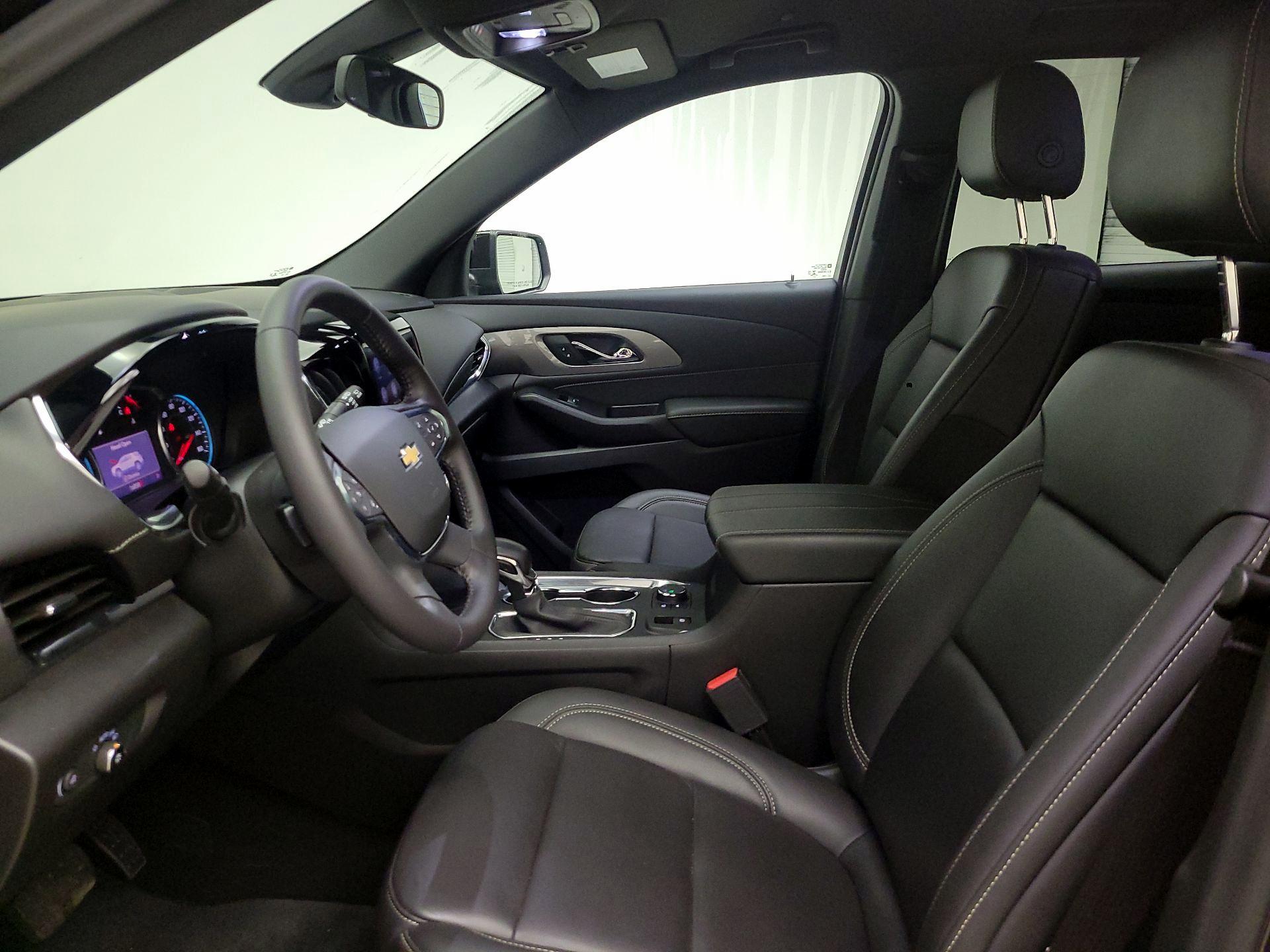 Thumbnail: 2022 Chevrolet Traverse - 11