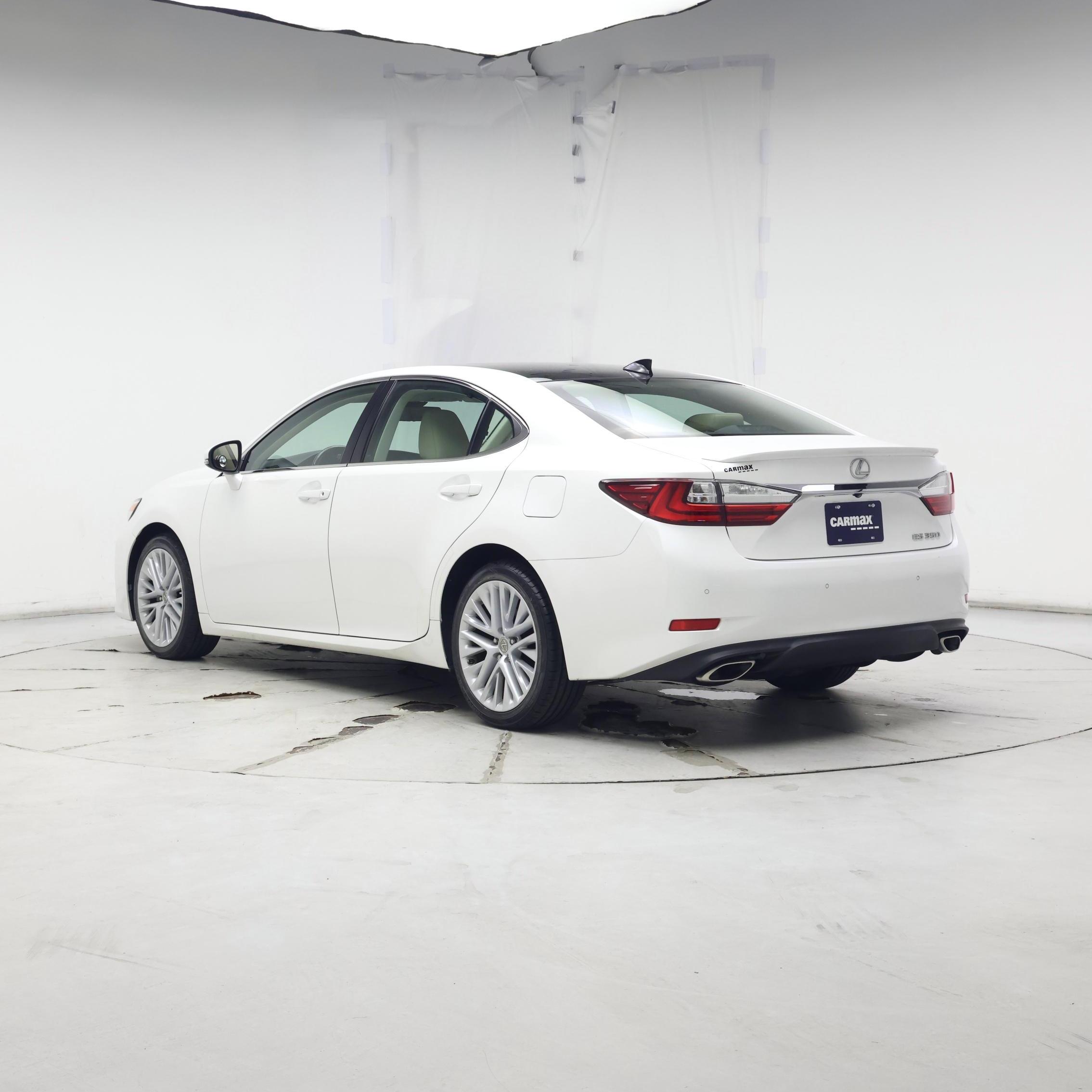Thumbnail: 2016 Lexus ES - 2