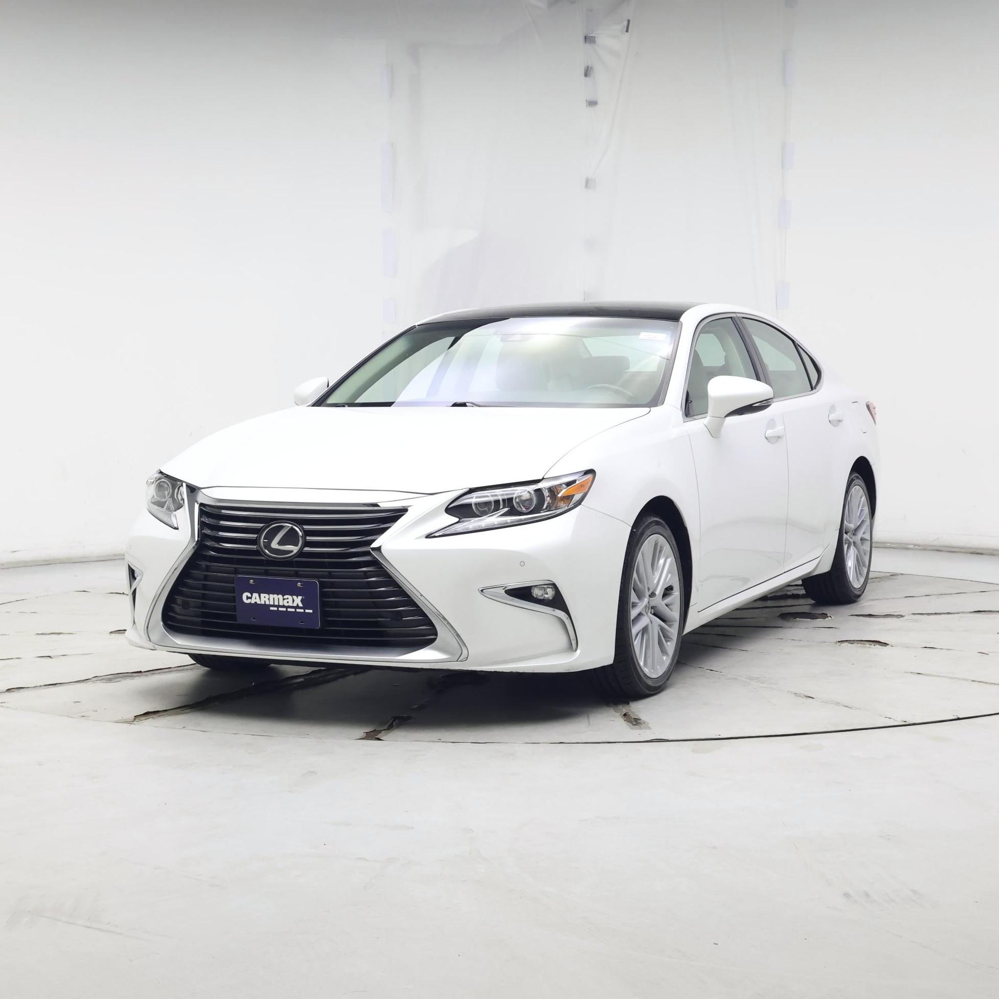 Thumbnail: 2016 Lexus ES - 4