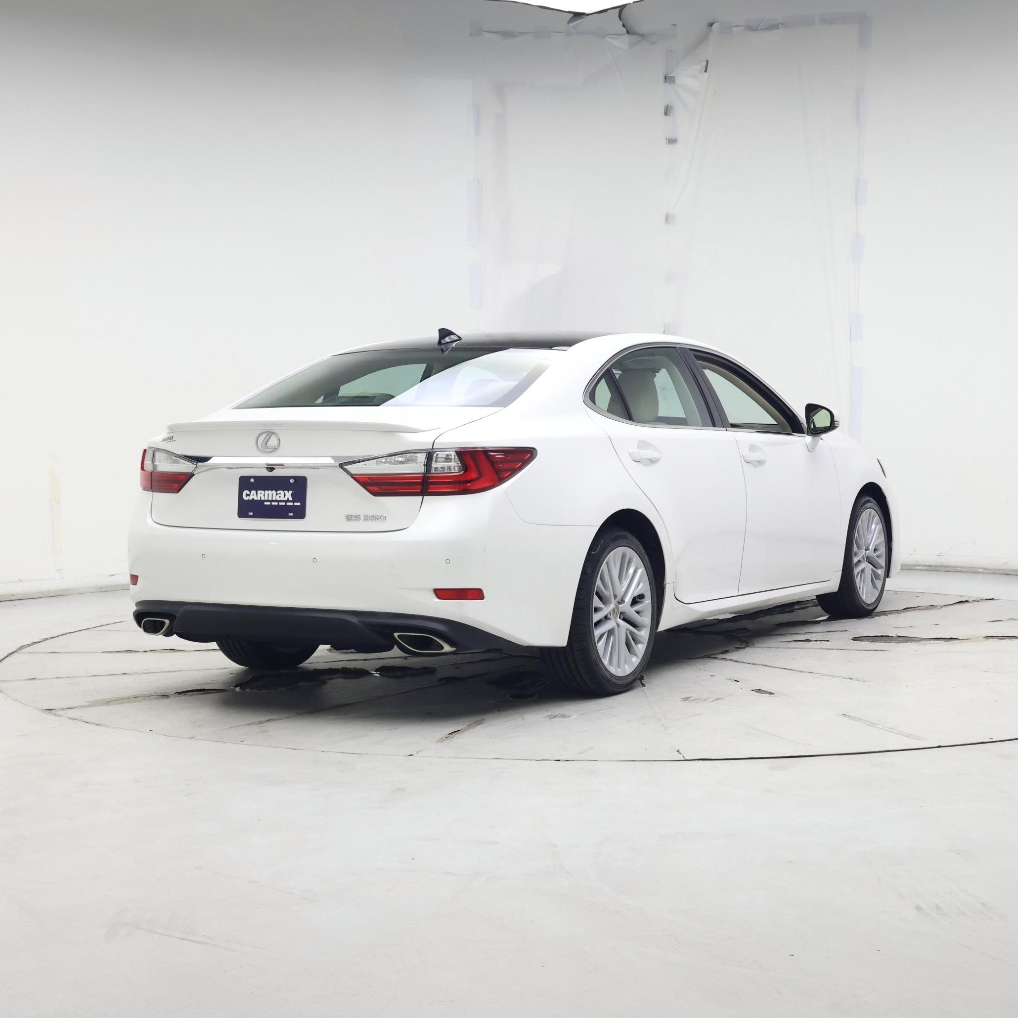 Thumbnail: 2016 Lexus ES - 8