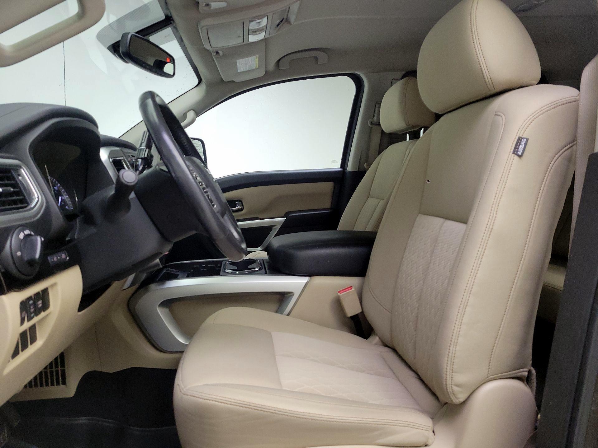 Thumbnail: 2016 Nissan Titan - 11