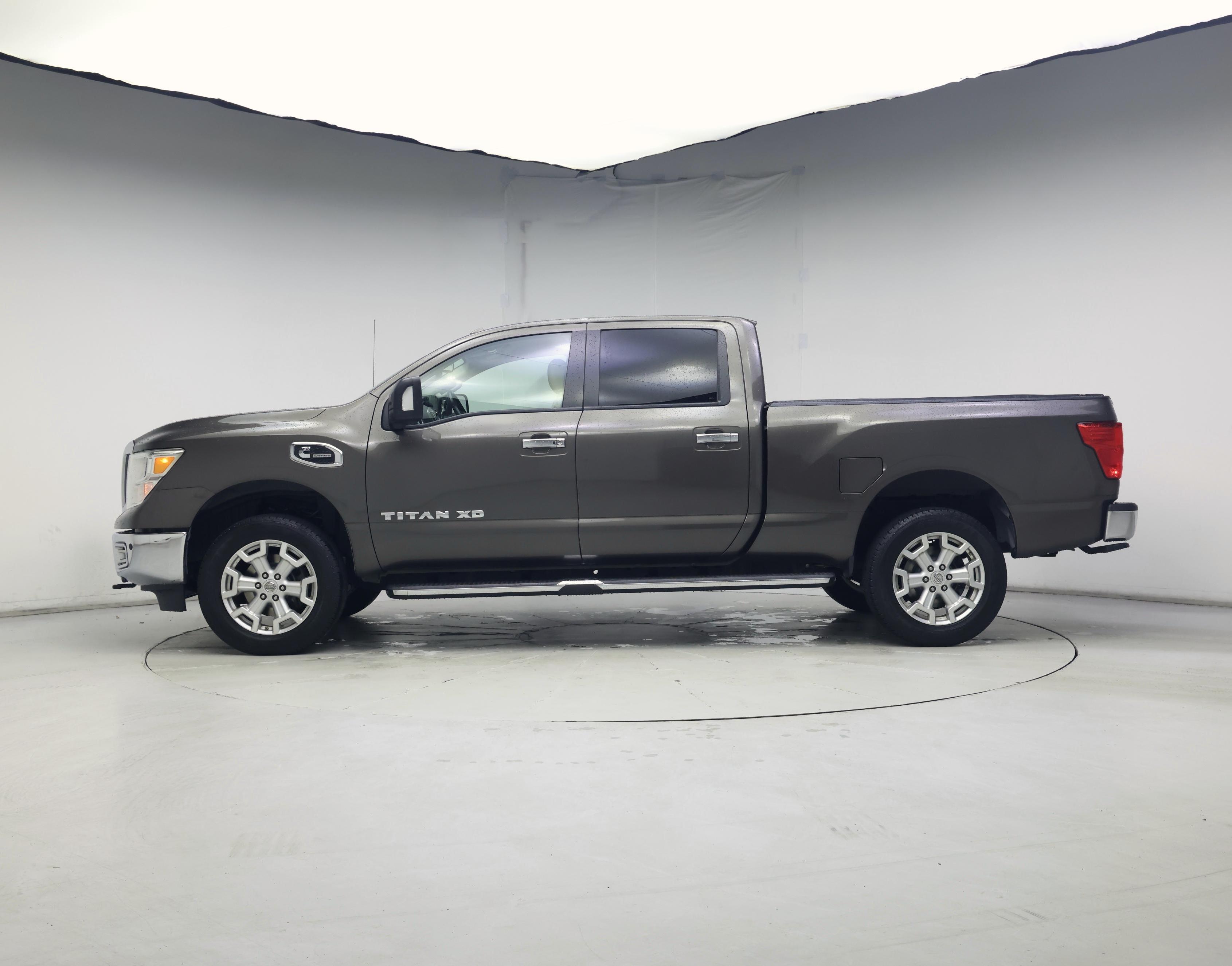 Thumbnail: 2016 Nissan Titan - 3