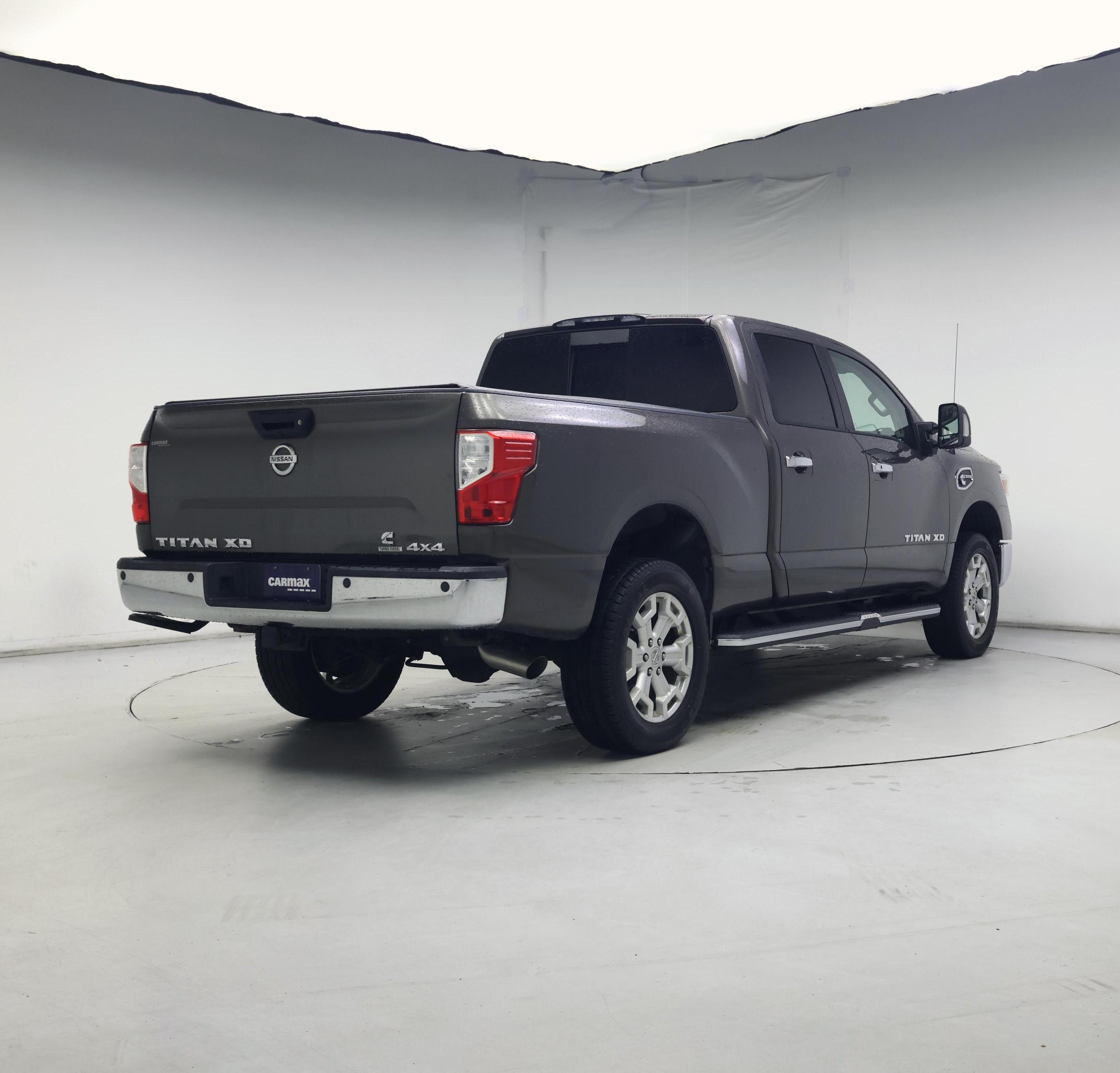 Thumbnail: 2016 Nissan Titan - 8