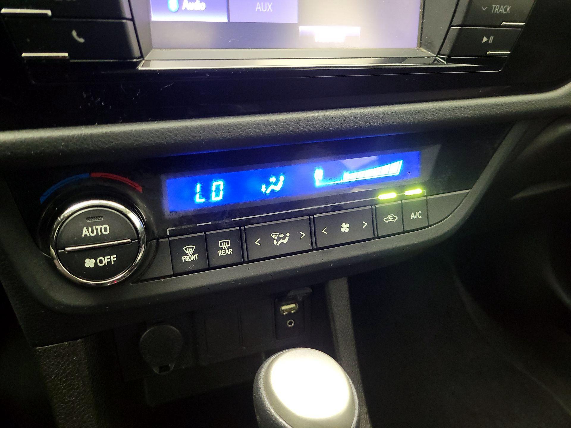 Thumbnail: 2016 Toyota Corolla - 16