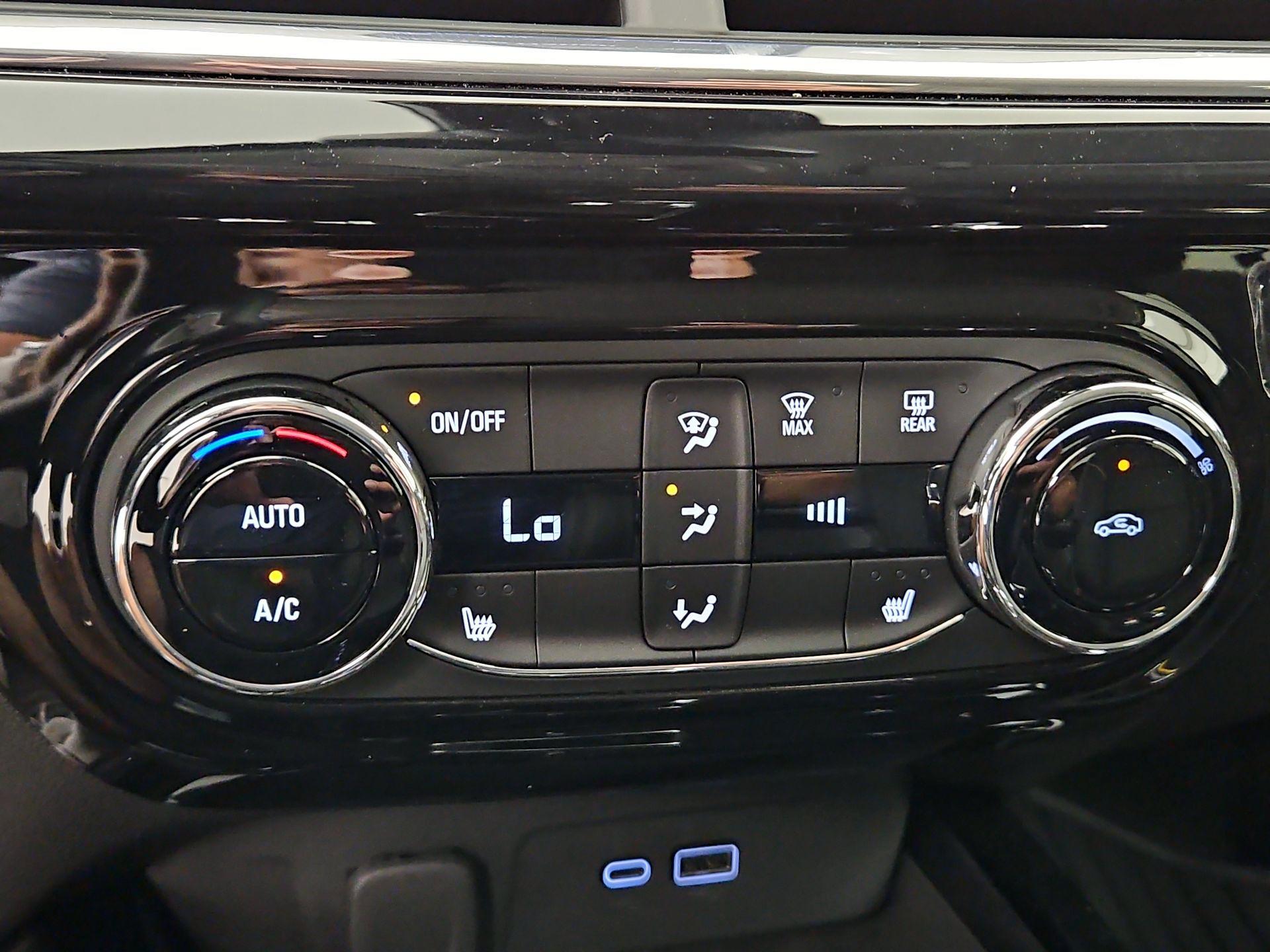 Thumbnail: 2025 Chevrolet Trax - 16