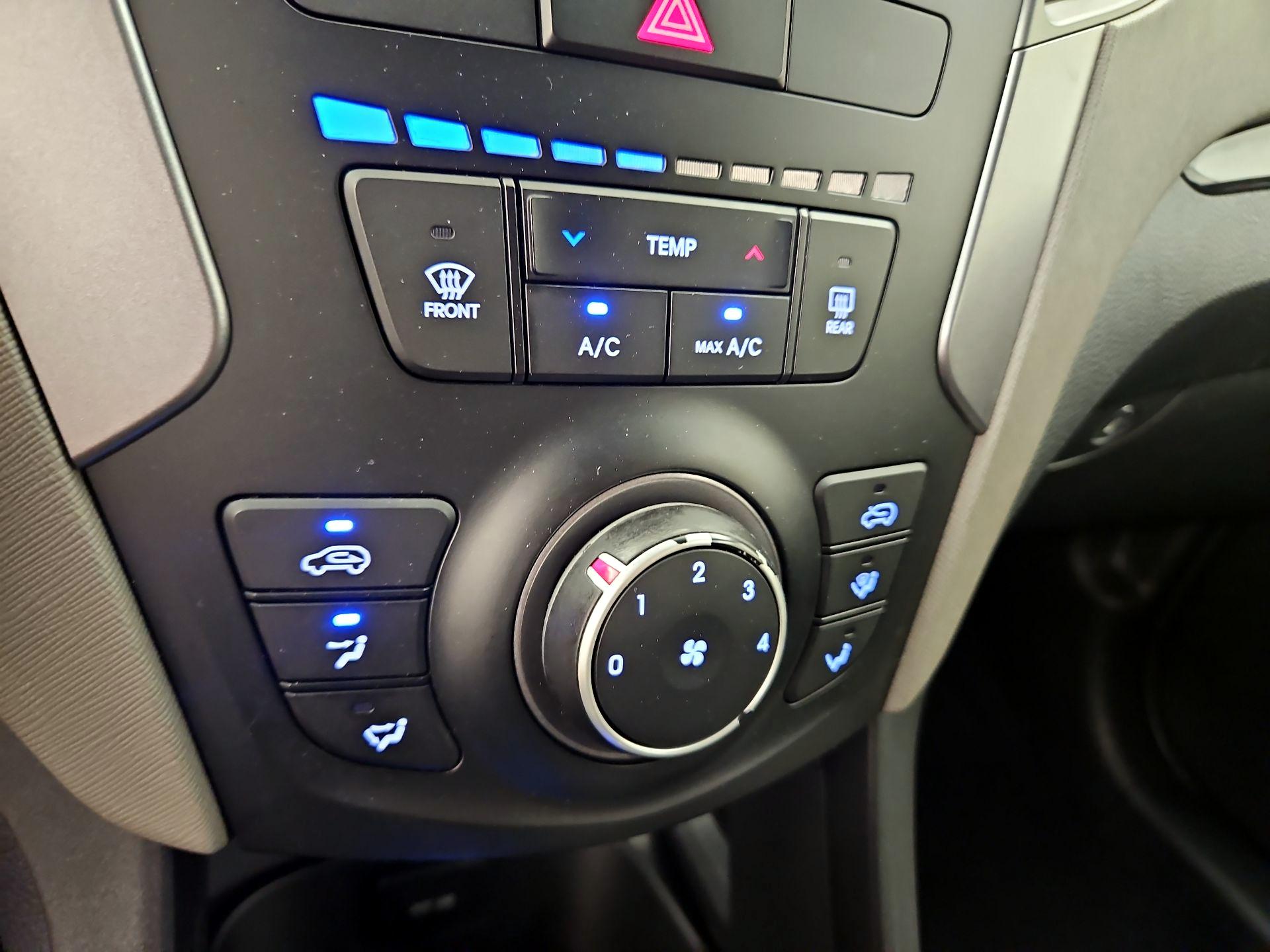 Thumbnail: 2014 Hyundai Santa Fe - 15